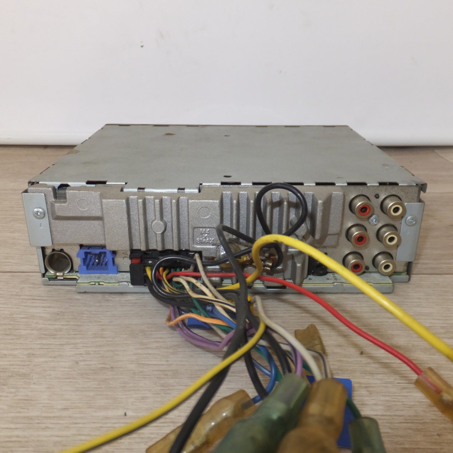 [送料無料] ★カロッツェリア carrozzeria カーオーディオ 1Dメインユニット DEH-P760[82]★
