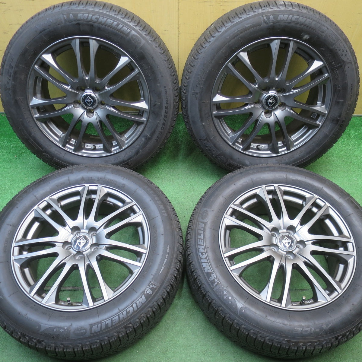 バリ溝！キレイ！9分★フォレスター 等 225/60R17 スタッドレス ミシュラン X-ICE XI3 VELVA ヴェルヴァ 17インチ PCD100/5H★6041403NJス