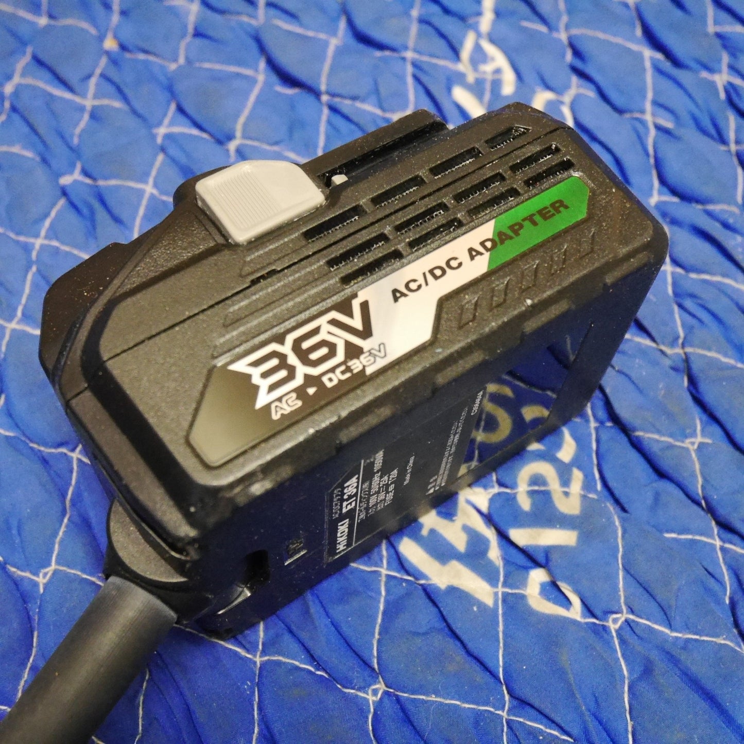 [送料無料] ☆HiKOKI ハイコーキ AC/DC アダプター ET36A マルチボルト 蓄電池 対応 36V☆