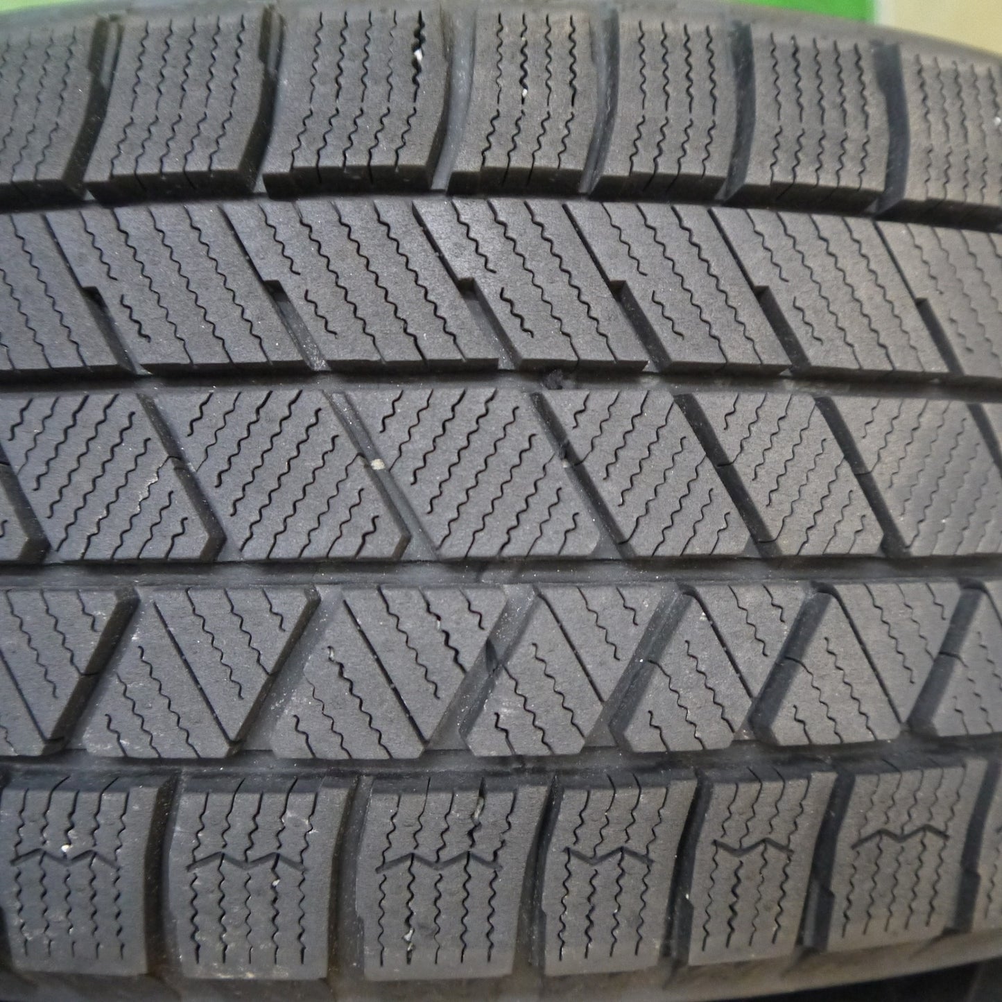 バリ溝！22年！キレイ！9.5分★スタッドレス 185/60R16 ブリヂストン ブリザック VRX3 TOPRUN トップラン 16インチ PCD100/4H★6021302Hス