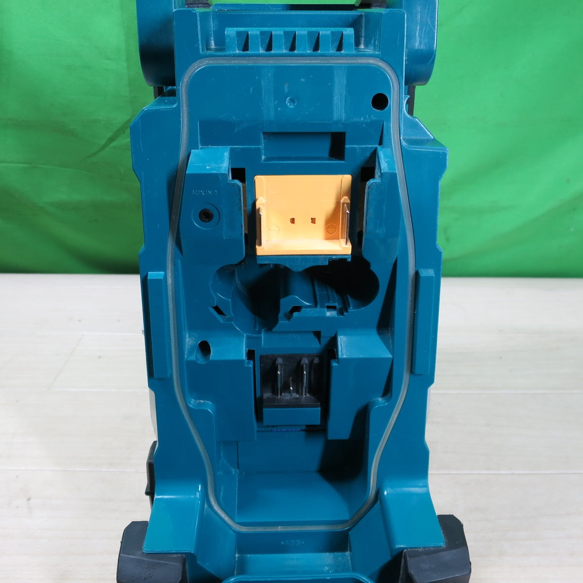 [送料無料] ☆マキタ 充電式 ラジオ MR108 コードレス 現場 キャンプ 工事 Bluetooth 対応 Makita☆