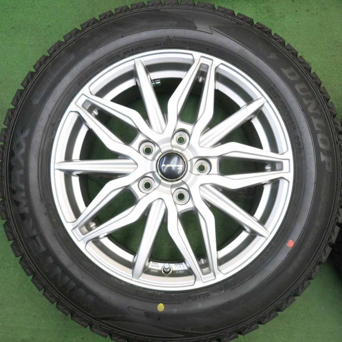 タイヤほぼ未使用！22年！キレイ★スタッドレス 215/60R16 ダンロップ ウインターマックス WM02 AZANE JL アザーネ 16インチ PCD114.3/5H★5071906HAス