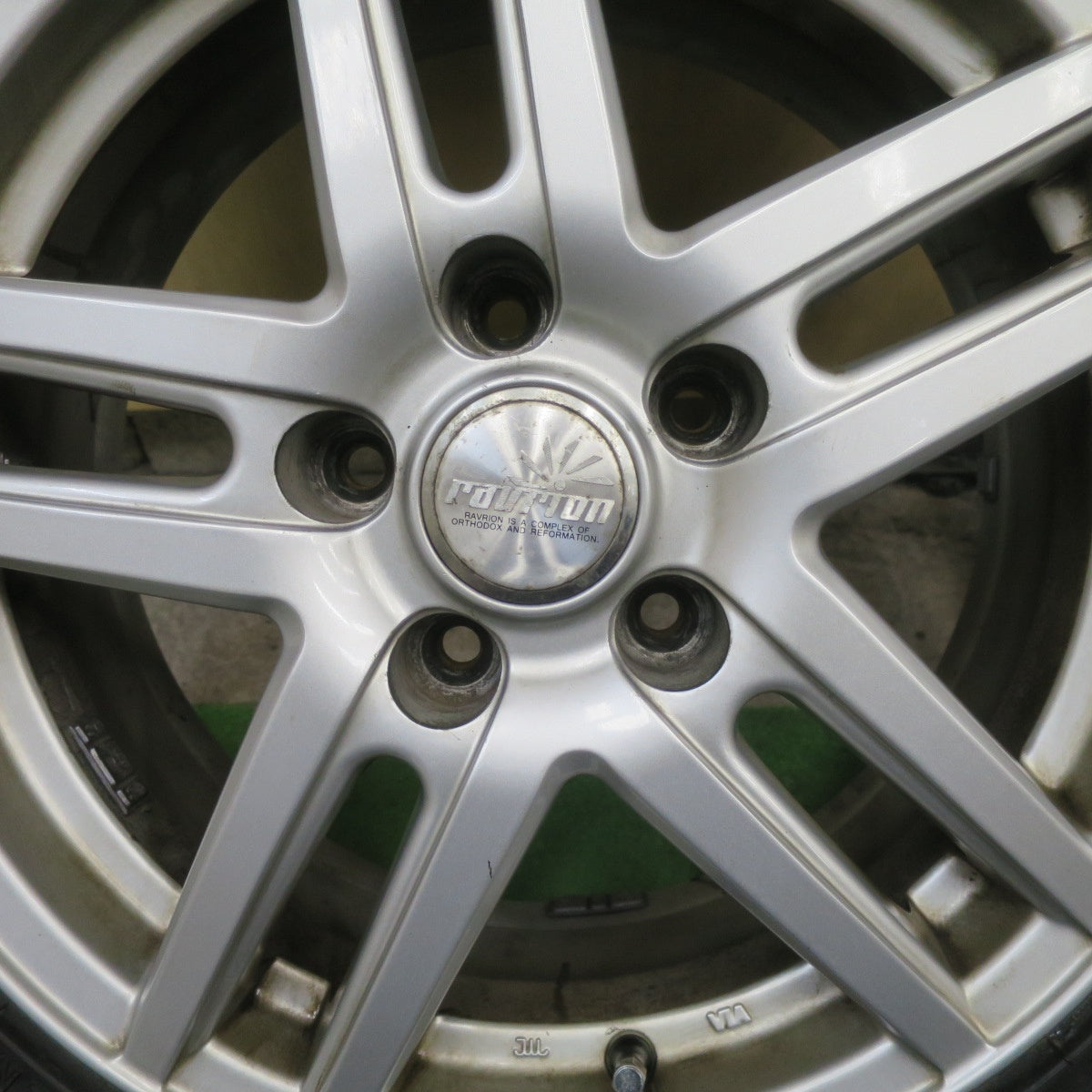 バリ溝！24年！9.5分★スタッドレス 215/65R16 グッドイヤー アイスナビ SUV ravrion ラブリオン 16インチ PCD114.3/5H★6021204TTス