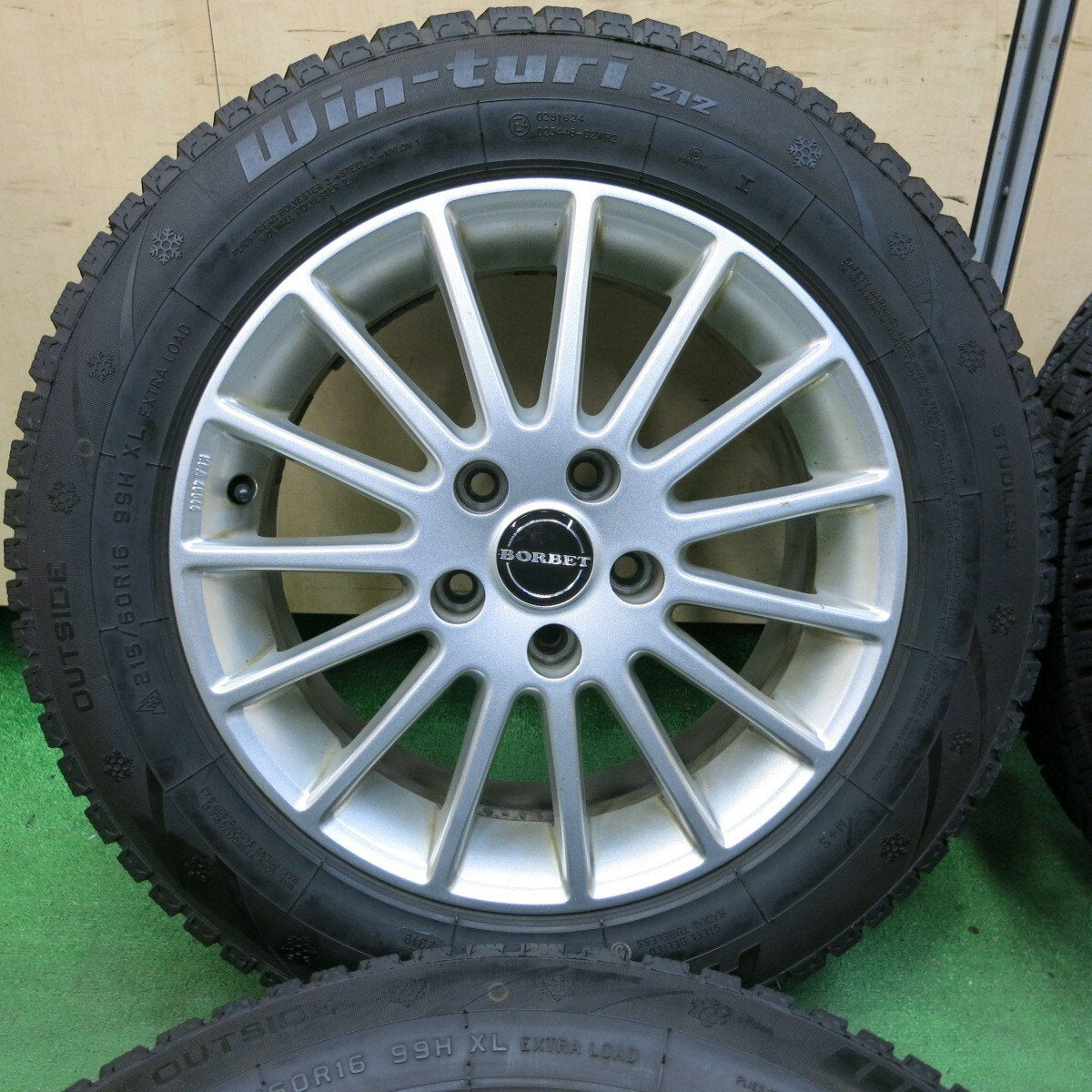 バリ溝！9.5分★ワーゲン 等 BORBET 215/60R16 スタッドレス ハイフライ Win-turi 212 ボルベット PCD112/5H★4092608SYス
