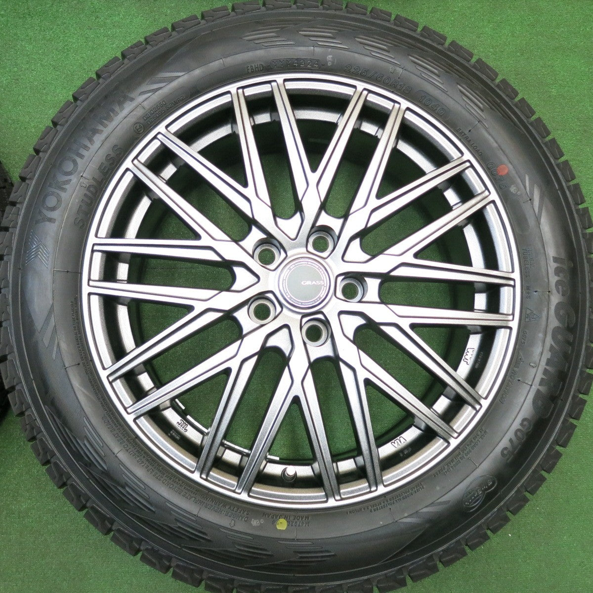 未使用！24年★スタッドレス 225/60R18 ヨコハマ アイスガード G075 GRASS グラス 18インチ PCD114.3/5H★5121305HAス