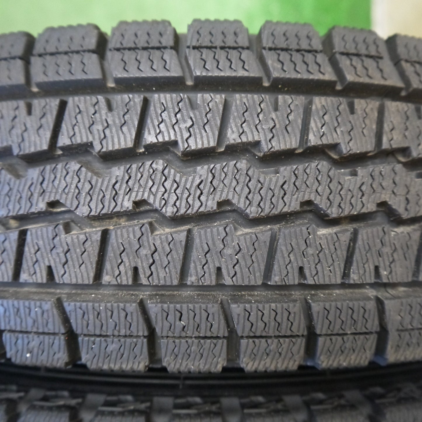 バリ溝！キレイ！ほぼ10分◎スタッドレス 145R12 8PR ダンロップ ウインターマックス SV01 スチール ホイール 12インチ PCD100/4H◎6072903Hス