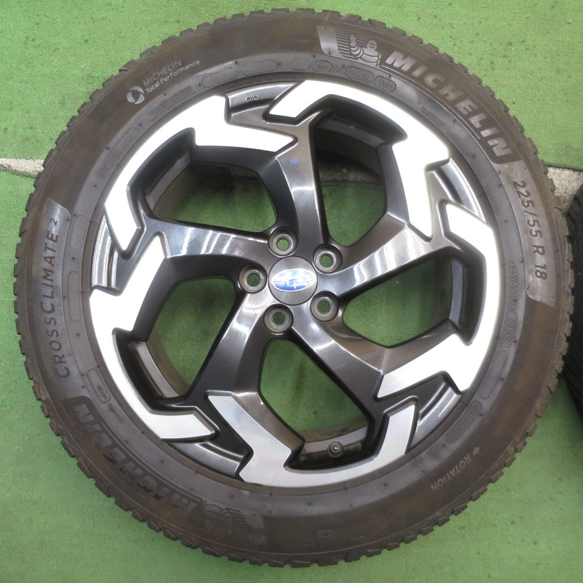 キレイ！23年★スバル XV アドバンス 純正 225/55R18 ミシュラン CROSSCLIMATE2 オールシーズン 18インチ PCD100/5H★5080801NJノ