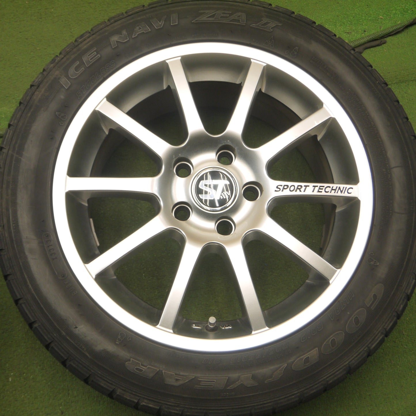*送料無料* キレイ★ボルボ等 SPORT TECHNIC 205/55R16 スタッドレス グッドイヤー アイスナビ ZEA2 スポーツテクニック PCD108/5H★4052209Hス