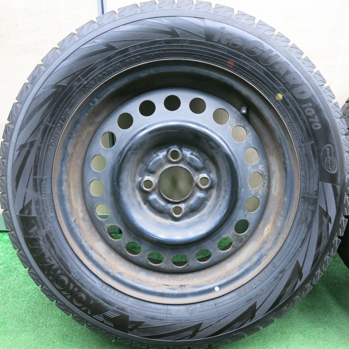超バリ溝！21年！ほぼ10分★スタッドレス 195/60R15 ヨコハマ アイスガード iG70 60 スチール 15インチ PCD100/4H★4053002HAス