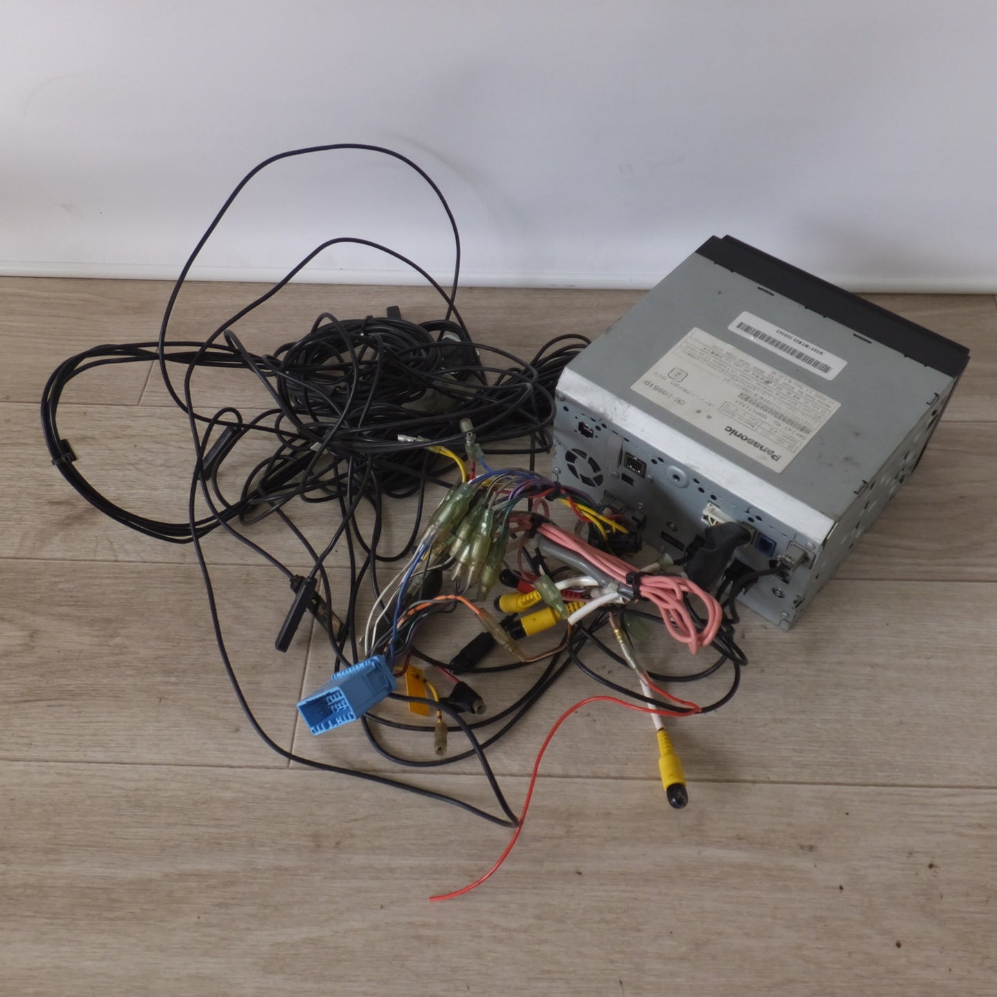 [送料無料] ★パナソニック Panasonic HDDカーナビステーション Strada CN-HW851D[32]★