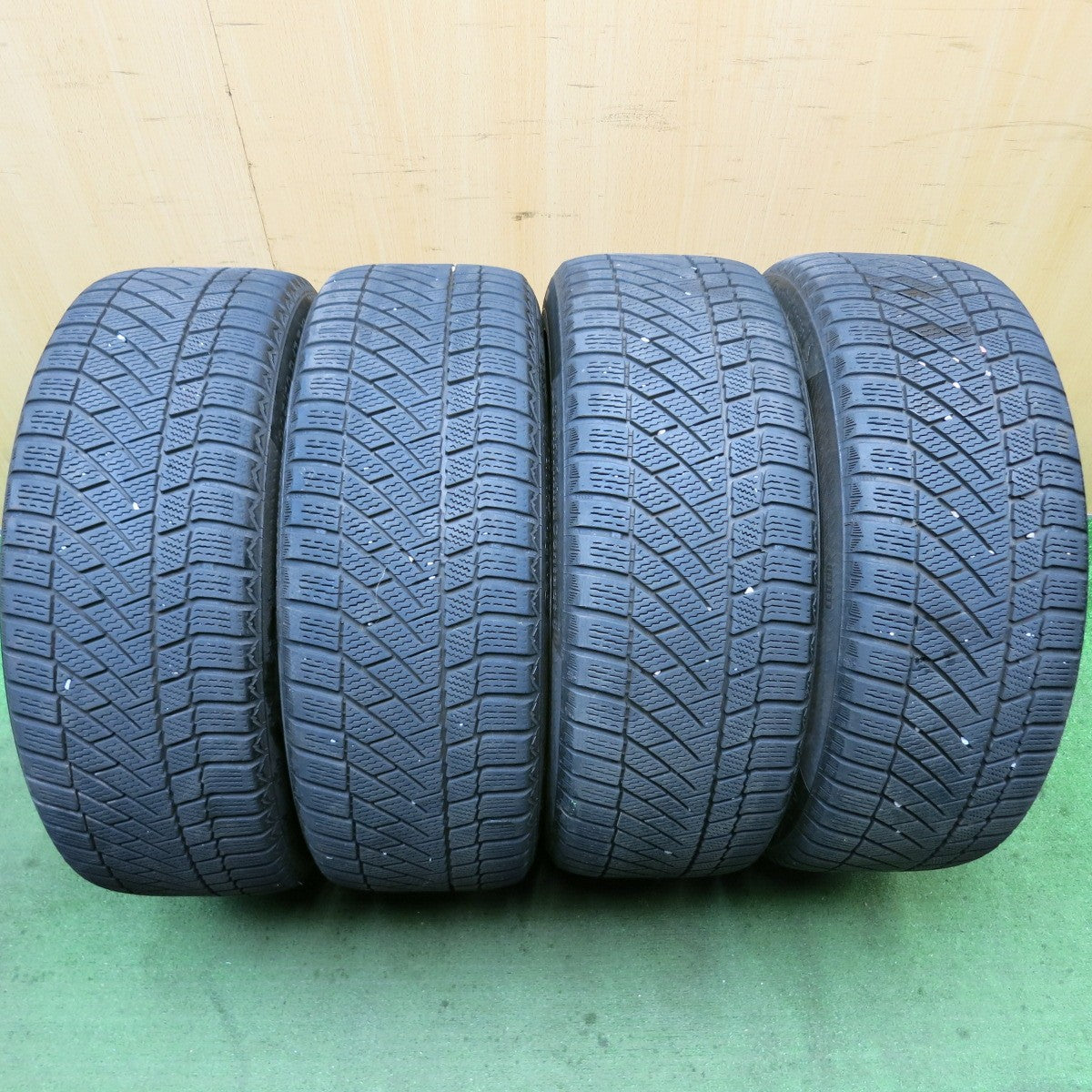 4本価格★ボルボ C30 純正 205/50R17 スタッドレス コンチネンタル コンチバイキング コンタクト6 17インチ PCD108/5H★5092106HAス