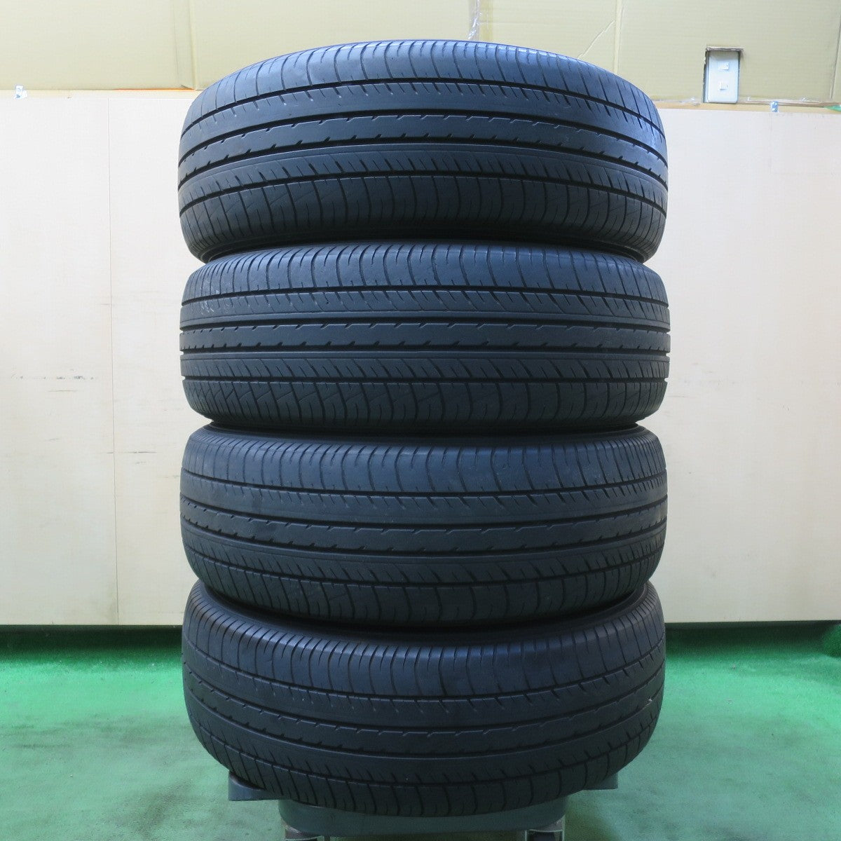 [送料無料] キレイ★トヨタ 80系 ヴォクシー ノア 純正 205/60R16 ヨコハマ dB デシベル E70 E70A 16インチ PCD114.3/5H★5031807イノ