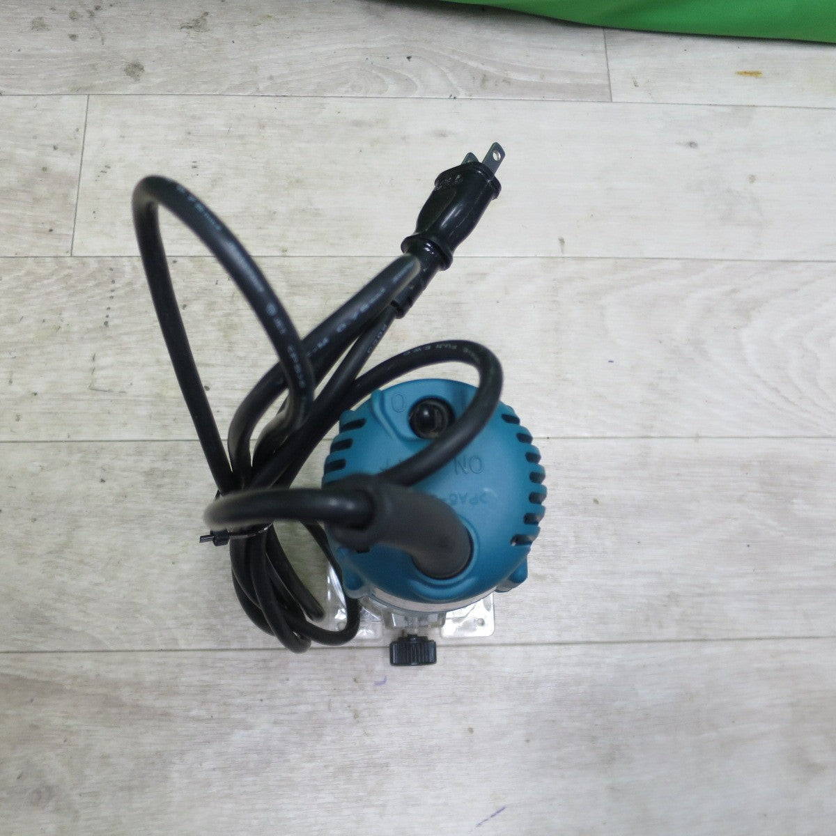 [送料無料] ☆マキタ 電子 トリマ 100V 3707FC 箱付き トリマー 面取り 溝切り トリミング 電動 工具☆