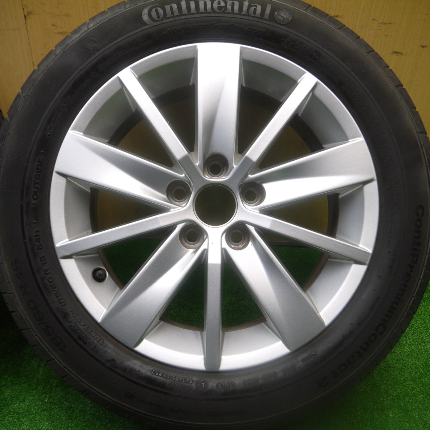 *送料無料* 4本価格★ワーゲン ポロ 純正 185/60R15 コンチネンタル コンチプレミアム コンタクト2 15インチ PCD100/5H★4082608Hノ