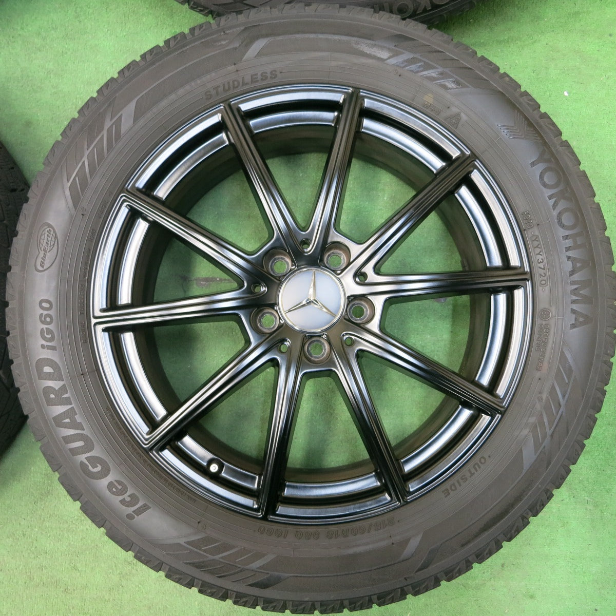 [送料無料] バリ溝！20年！キレイ！8.5分★ベンツ X247 GLB 純正 215/60R18 スタッドレス ヨコハマ アイスガード iG60 18インチ PCD112/5H★4110809SYス