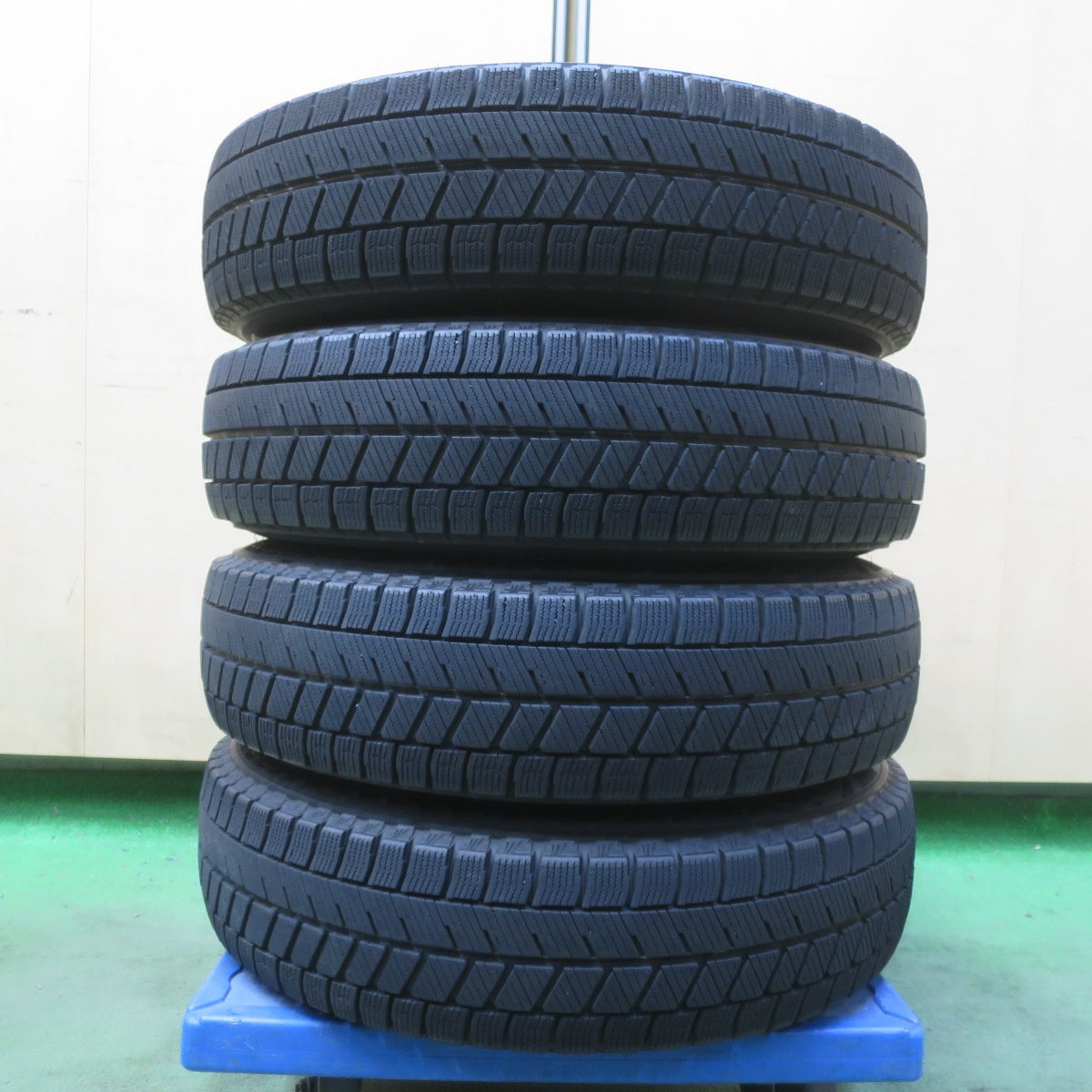 4本価格！22年◎スタッドレス 145/80R13 ブリヂストン ブリザック VRX3 PREO プレオ 13インチ PCD100/4H◎6092501イス