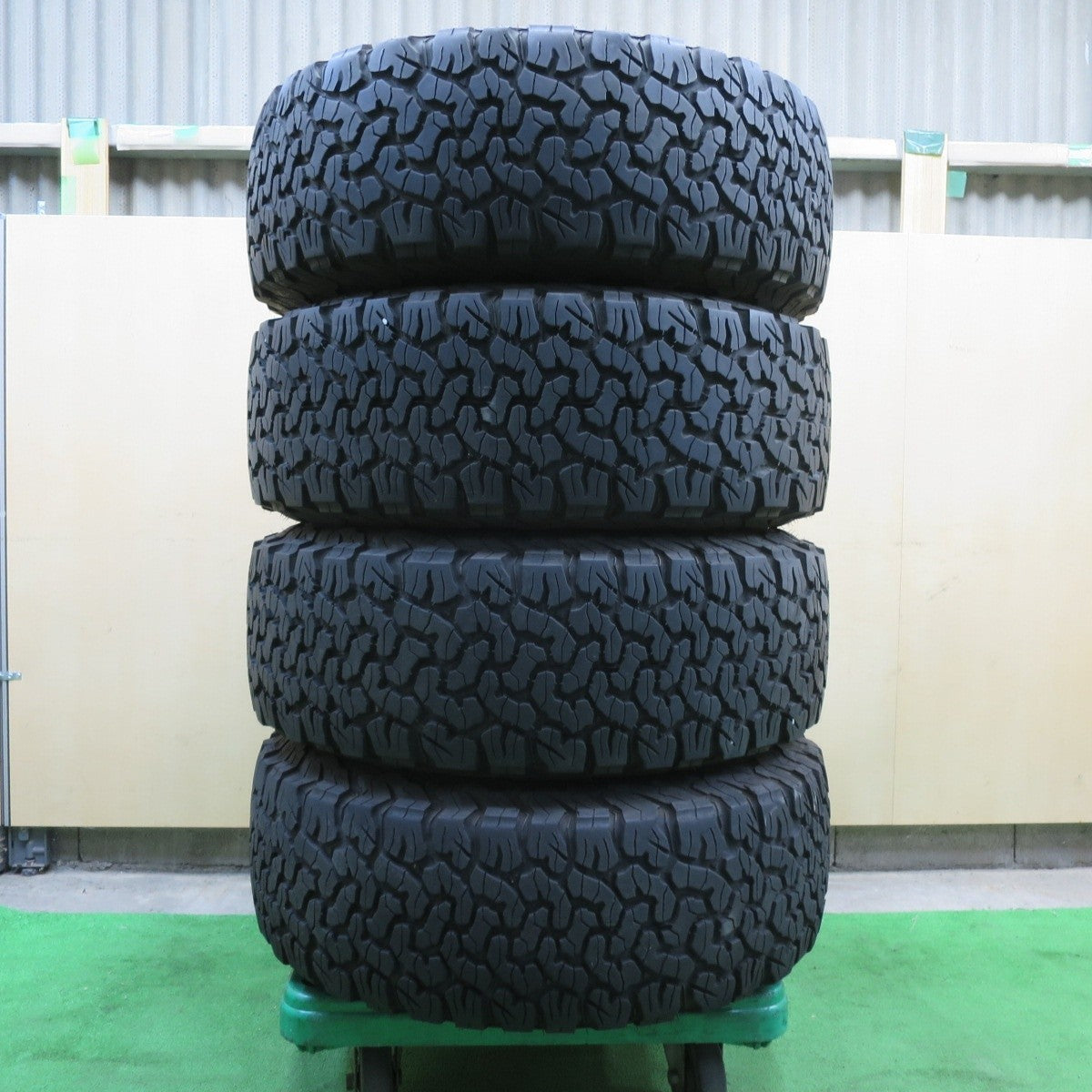 4本価格★ULTRA MOTOR SPORTS 265/65R17 BFグッドリッチ All-Terrain T/A KO2 ホワイトレター PCD139.7/6H★4072902イノ
