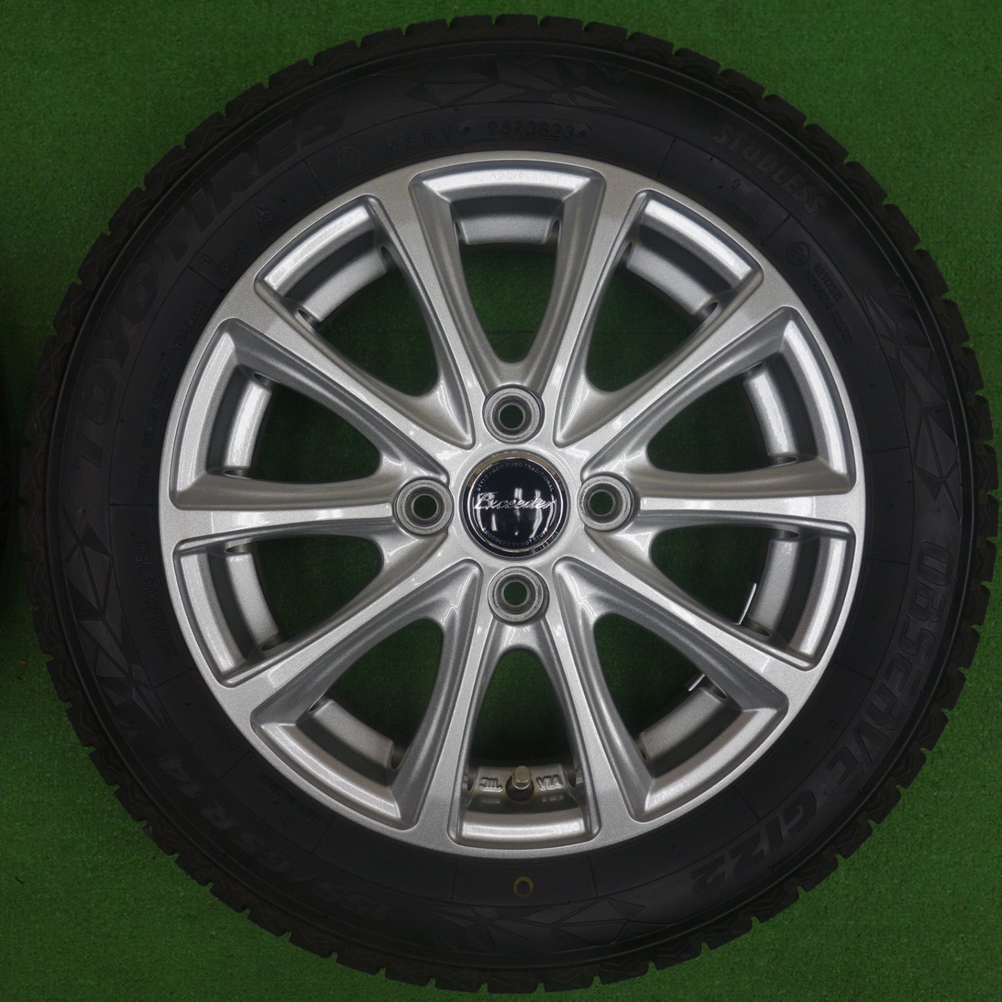 バリ溝！23年！キレイ！9.5分◎スタッドレス 155/65R14 トーヨー オブザーブ GIZ2 Exceeder エクシーダー 14インチ PCD100/4H◎6081002KTス