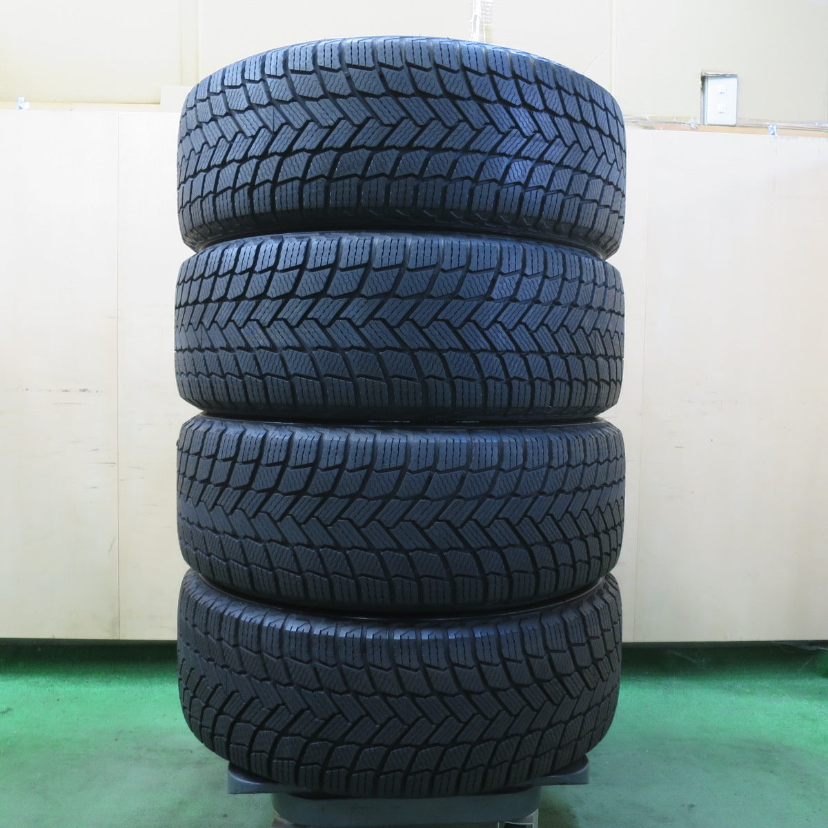 未使用！21年★スタッドレス 205/55R17 ミシュラン X-ICE SNOW STAYER ステイヤー 17インチ PCD114.3/5H★5101505イス