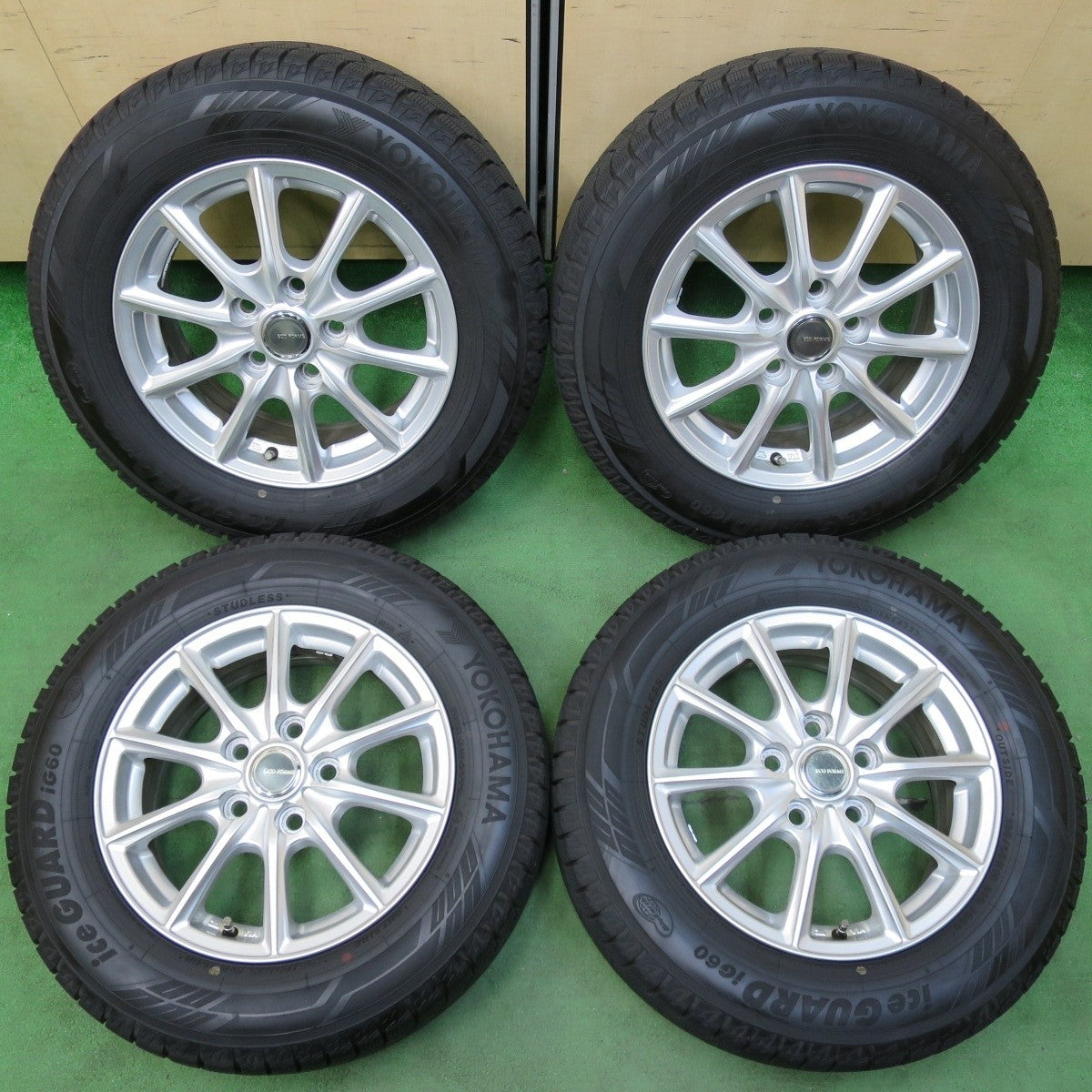 バリ溝！22年！キレイ！9.5分★スタッドレス 195/65R15 ヨコハマ アイスガード iG60 ECO FORME エコフォルム 15インチ PCD114.3/5H★5010411イス