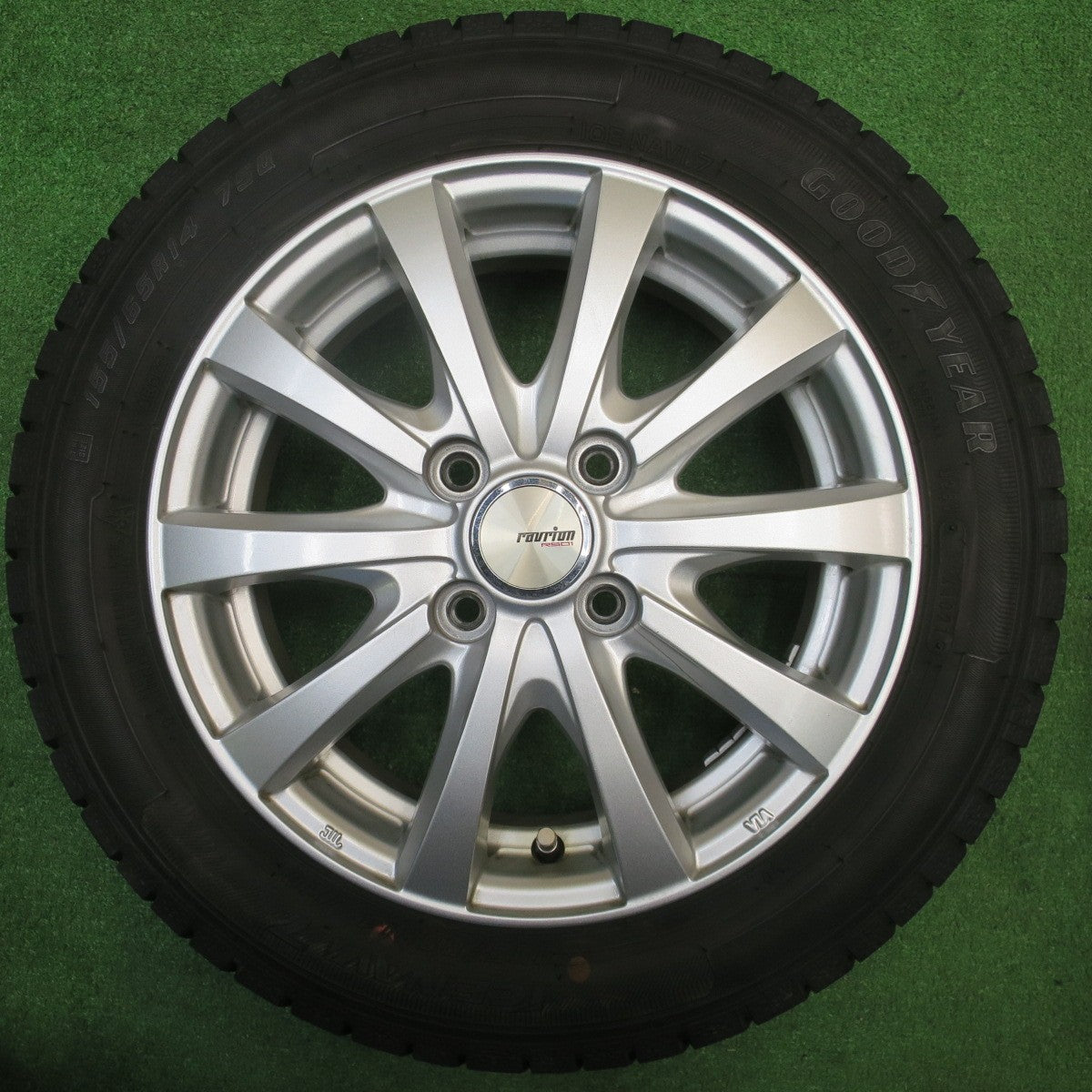 バリ溝！21年！キレイ！9.5分以上★スタッドレス 155/65R14 グッドイヤー アイスナビ7 ravrion RS01 ラブリオン 14インチ PCD100/4H★5120408NJス
