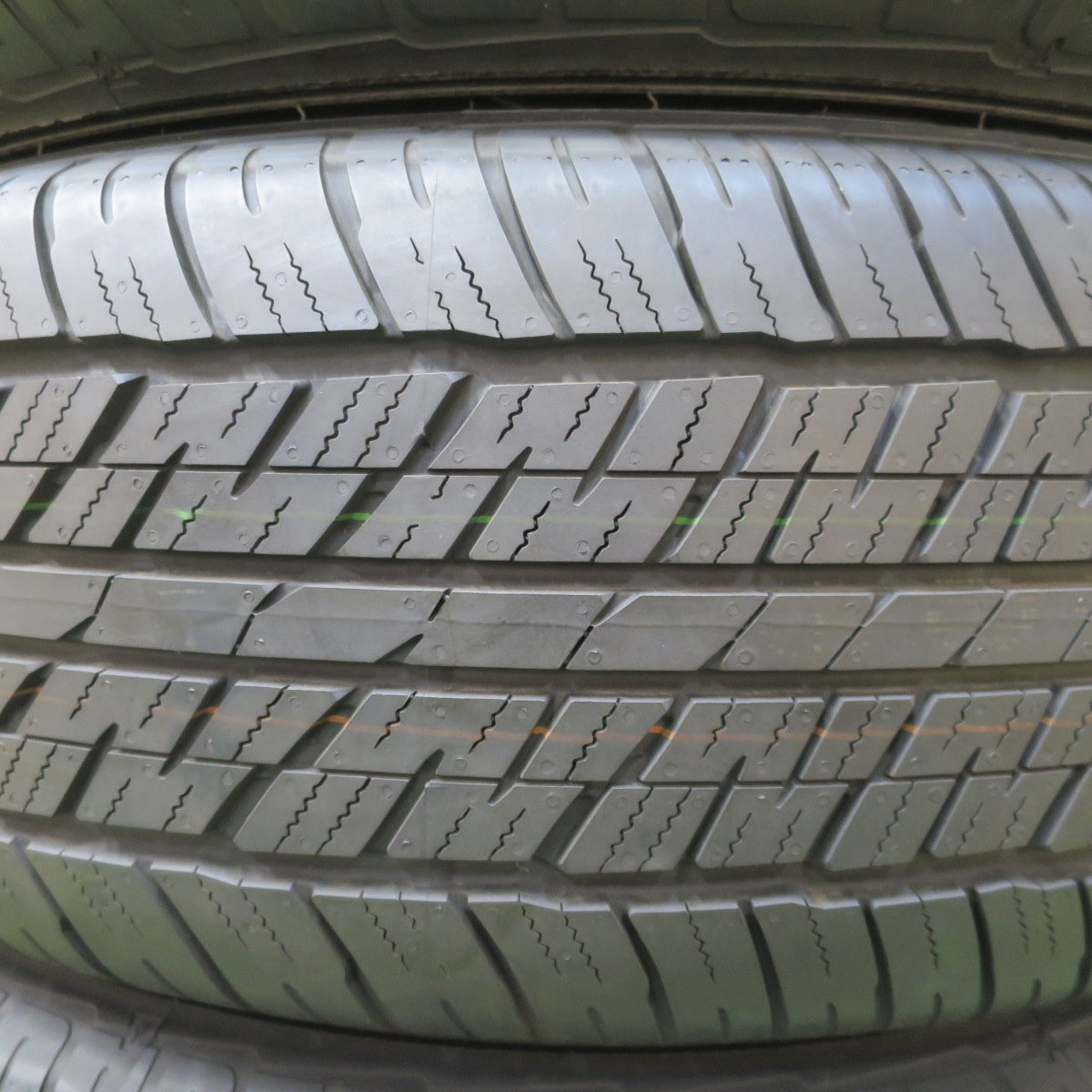 新車外し！24年★265/65R18 ダンロップ AT23 グラントレック タイヤ 18インチ ランクル 250 VX 300 等★6071404NGノタ