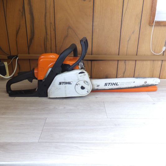 [送料無料] 岐阜発★スチール STIHL エンジンチェーンソー MS180C-BE 刃なし　3軸合成値 7.6m/s2　LWA 112dB★