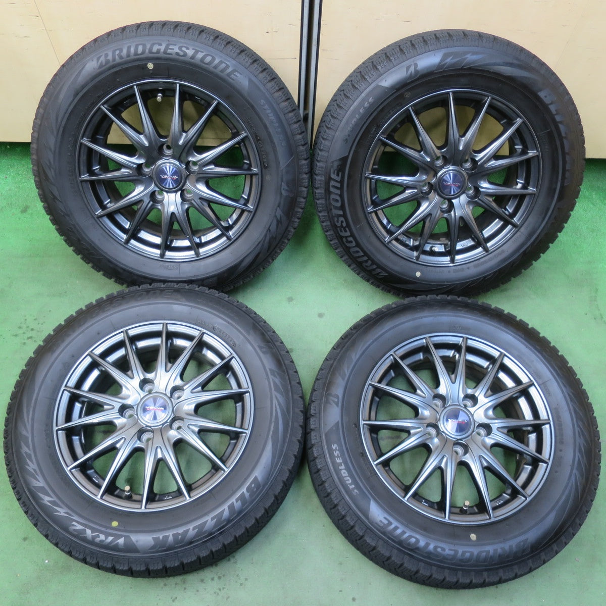 バリ溝！22年！キレイ！9分★スタッドレス 195/65R15 ブリヂストン ブリザック VRX2 VELVA SPORTZ ヴェルヴァ 15インチ PCD114.3/5H★6011610イス
