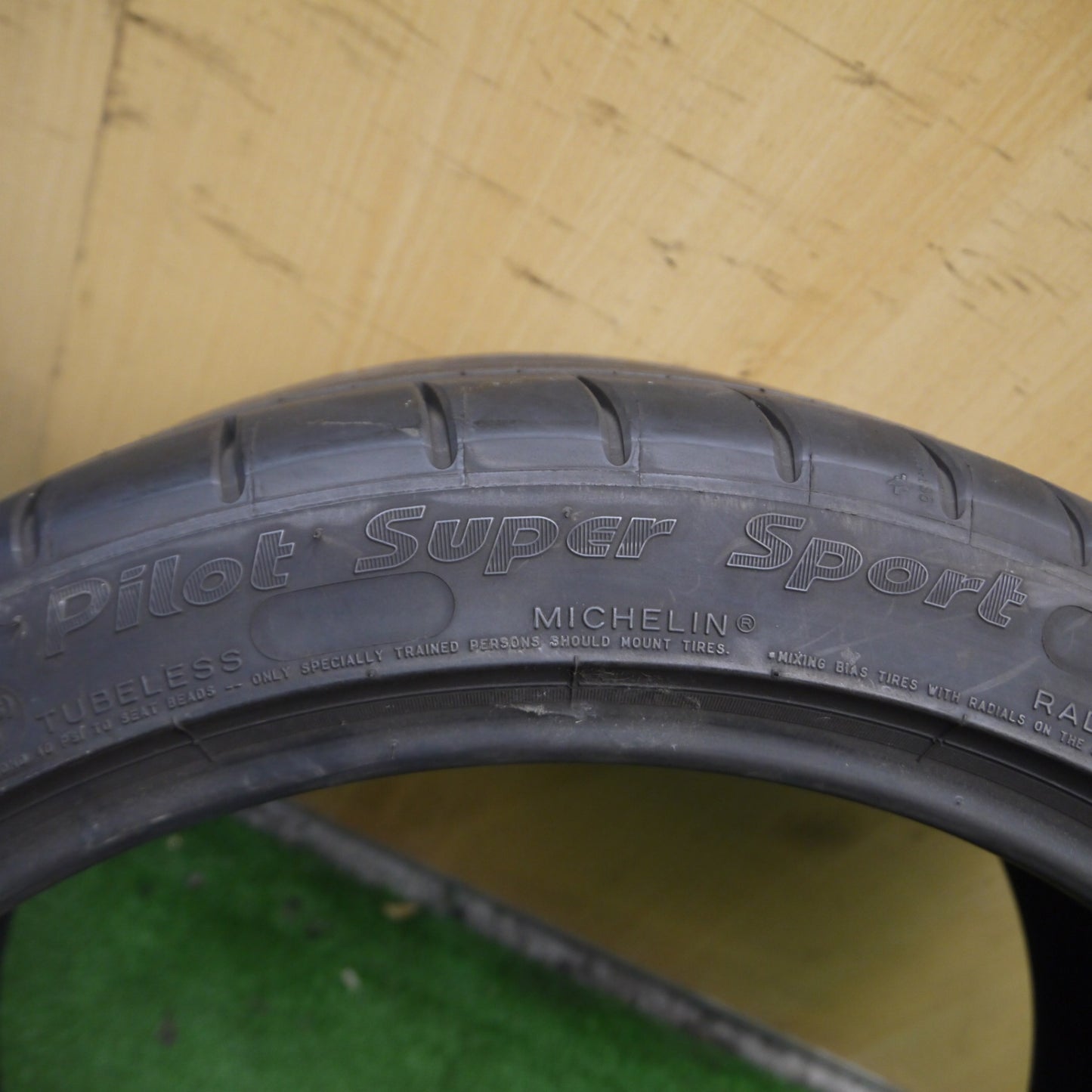 *送料無料* バリ溝！8.5分★265/35R19 ミシュラン パイロット スーパー スポーツ 19インチ タイヤ BMW ベンツ レクサス 等★4040204Hノタ