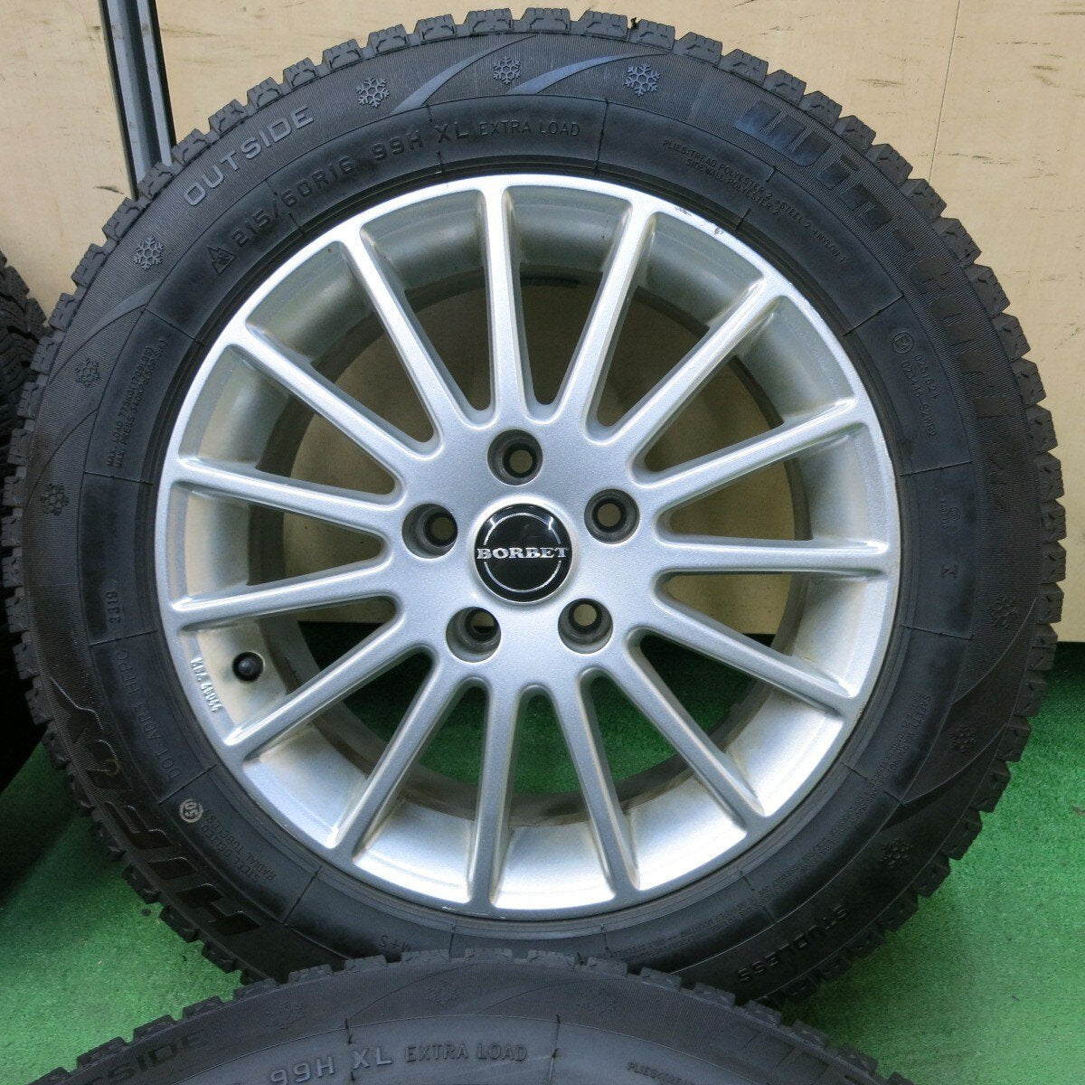 バリ溝！9.5分★ワーゲン 等 BORBET 215/60R16 スタッドレス ハイフライ Win-turi 212 ボルベット PCD112/5H★4092608SYス