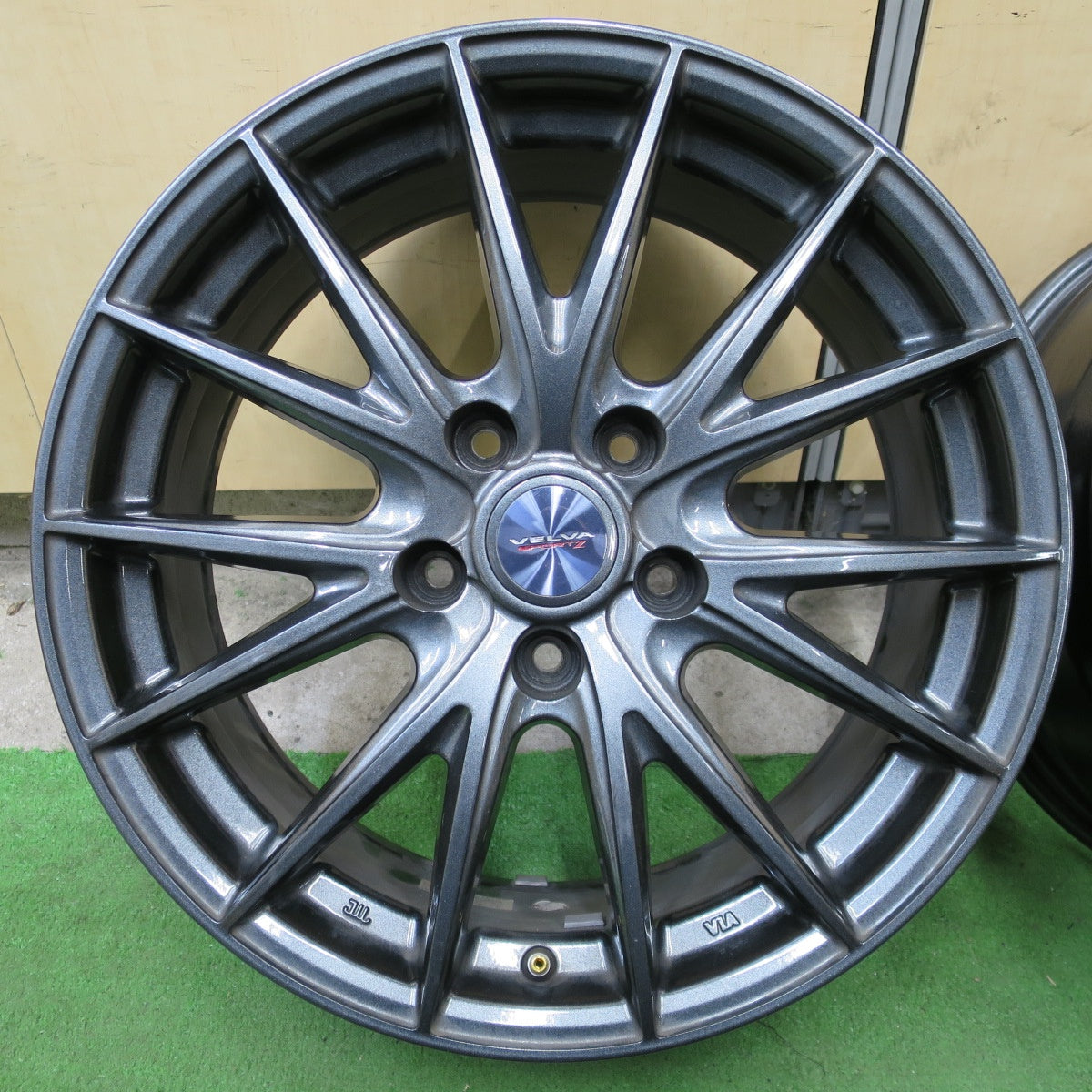 キレイ★VELVA SPORTZ ヴェルヴァ 17インチ ホイール 17×7J PCD114.3/5H★6042705NGホ