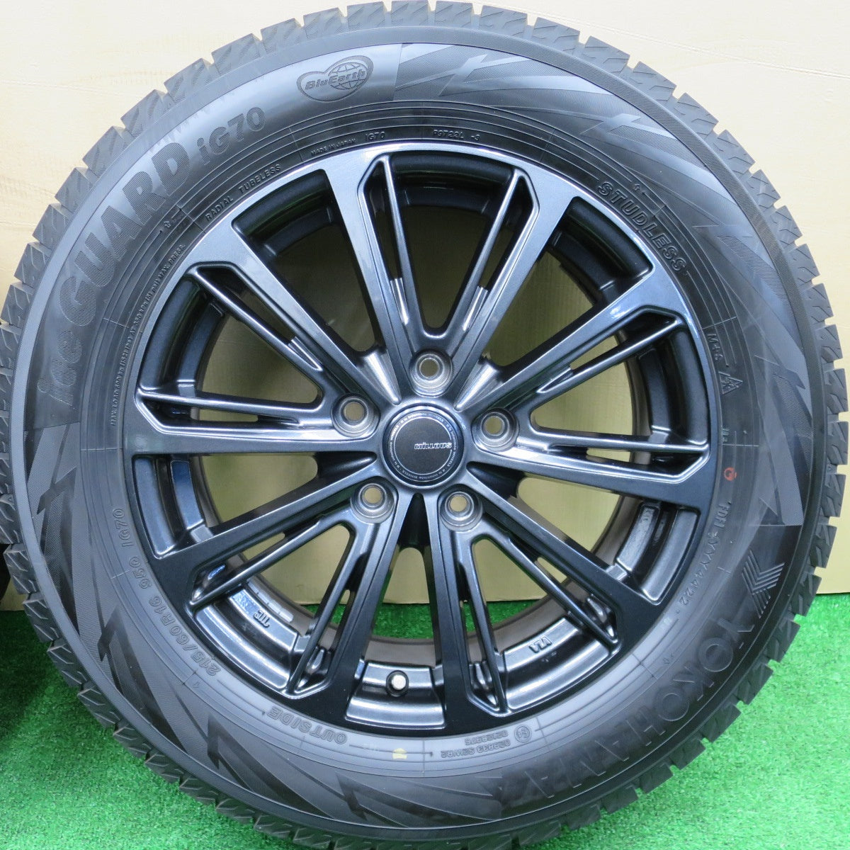 ほぼ未使用！22年！キレイ★スタッドレス 215/60R16 ヨコハマ アイスガード iG70 MiLLOUS DF ミルアス 16インチ PCD114.3/5H★5112804NKス