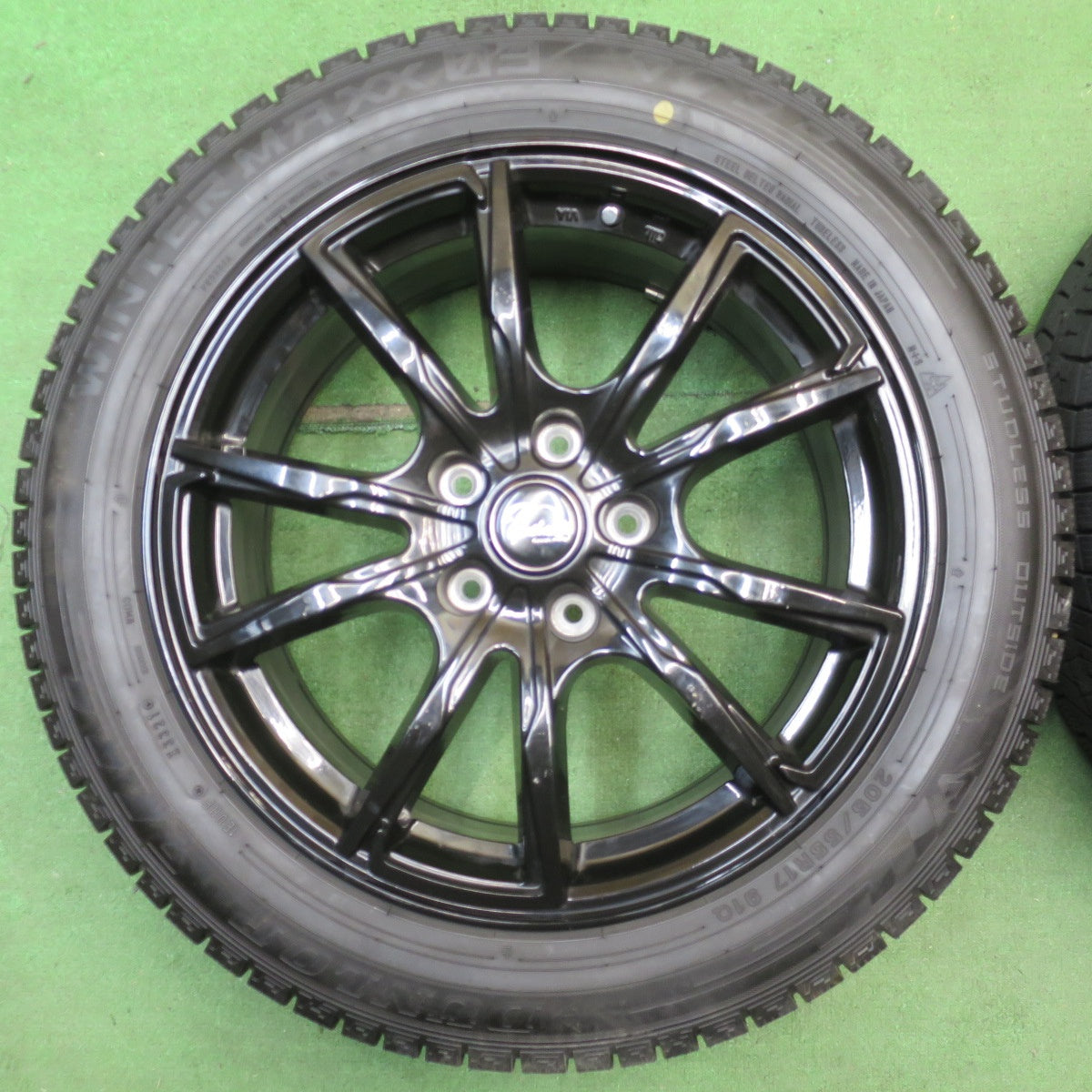 バリ溝！9.5分★スタッドレス 205/55R17 ダンロップ ウインターマックス 03 Verthandi ヴェルザンディ 17インチ PCD114.3/5H★6042404NJス