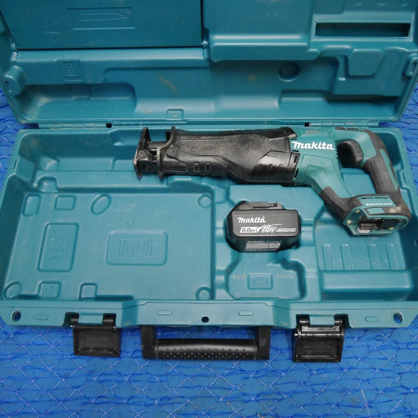 [送料無料] ☆マキタ 充電式 レシプロソー JR187D 電動 工具 18V バッテリー BL1860B セーバーソー セーバソー 電気 ノコギリ のこぎり makita☆