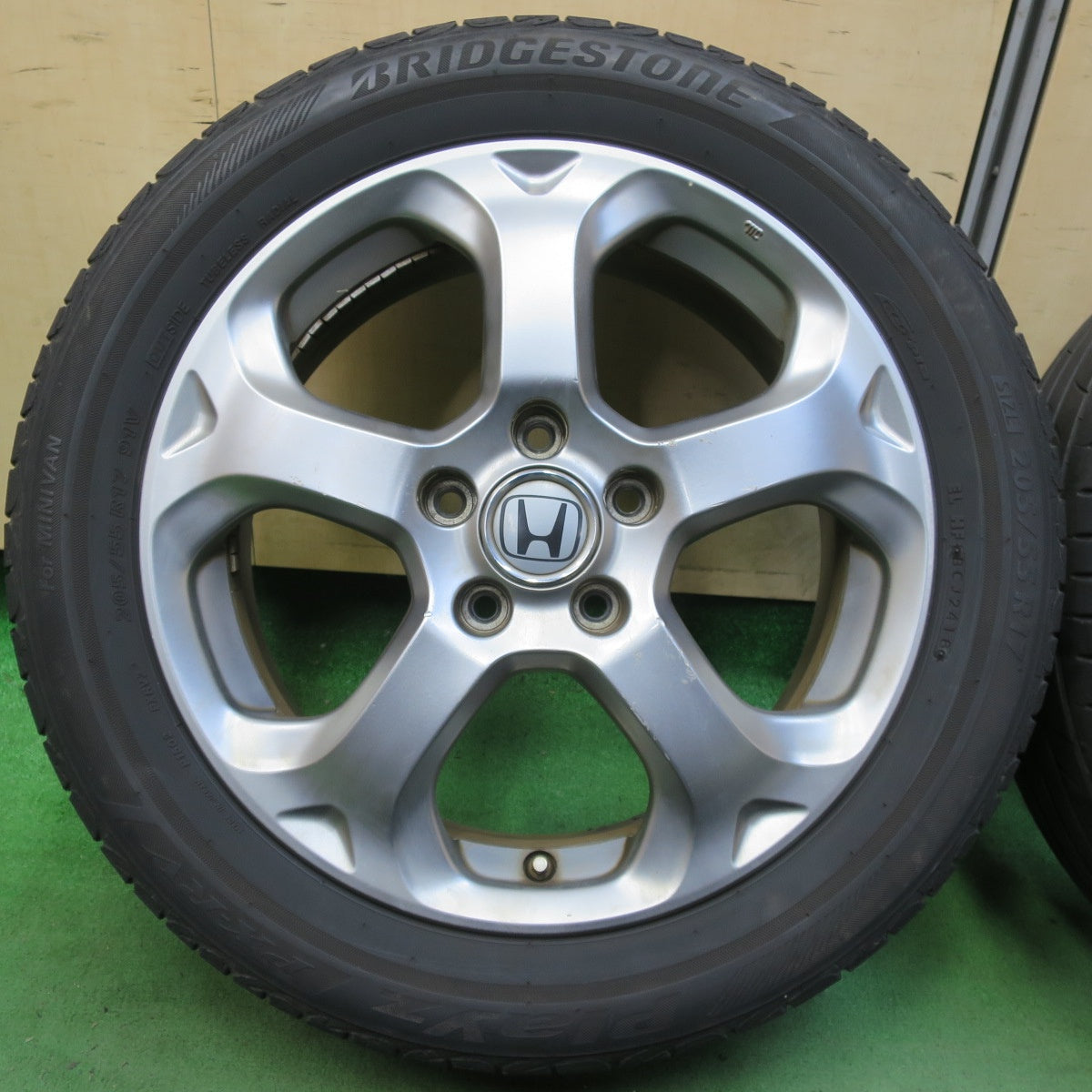 4本価格★ホンダ ストリーム RSZ 純正 205/55R17 ブリヂストン プレイズ PX-RV 17インチ PCD114.3/5H★5062909イノ