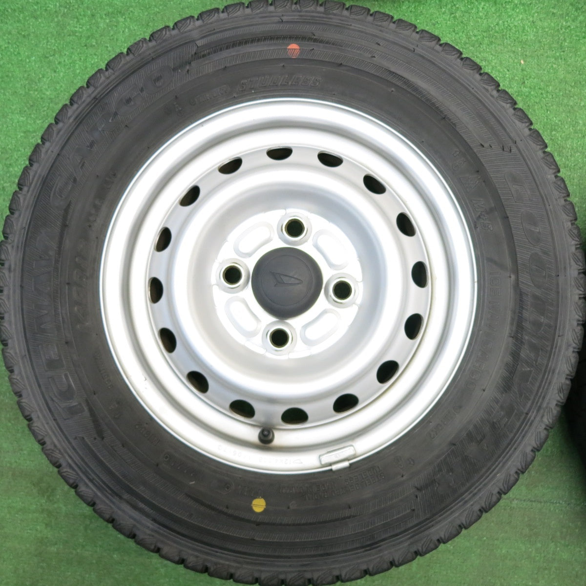 バリ溝！キレイ！9分★ダイハツ ハイゼット 純正 スチール 145R12 6PR スタッドレス グッドイヤー アイスナビ CARGO カーゴ 12インチ PCD100/4H★6011110HAス