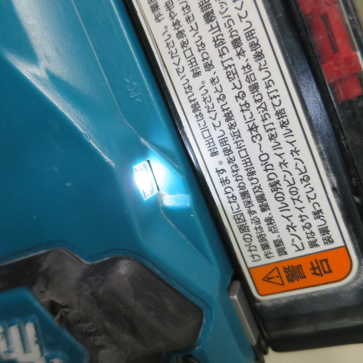 [送料無料] ☆マキタ 充電式 ピンタッカー PT353D 電動 工具 18V makita 本体のみ☆