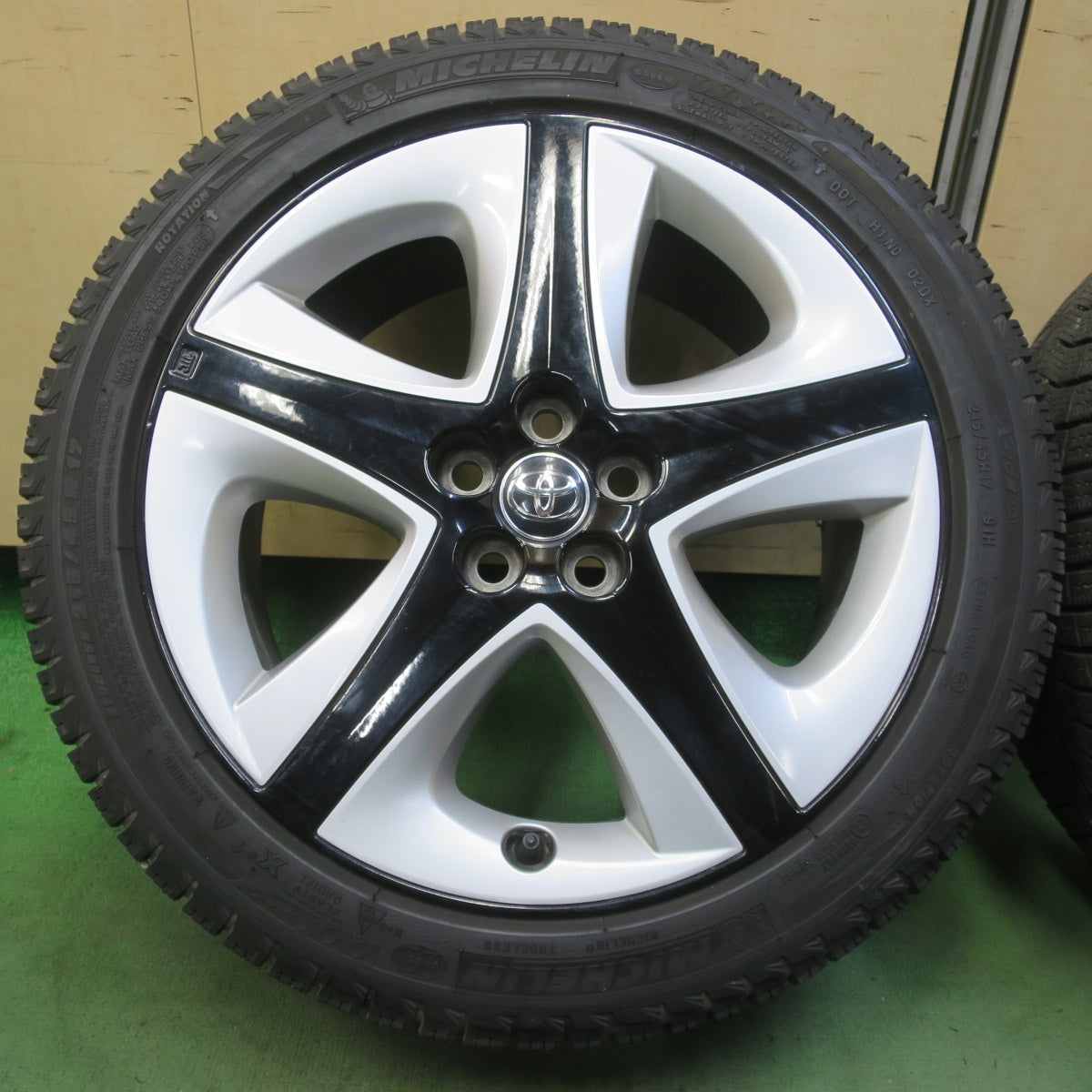 4本価格◎トヨタ 50系 プリウス ツーリング 純正 215/45R17 スタッドレス ミシュラン X-ICE XI3 17インチ PCD100/5H◎6061206イス