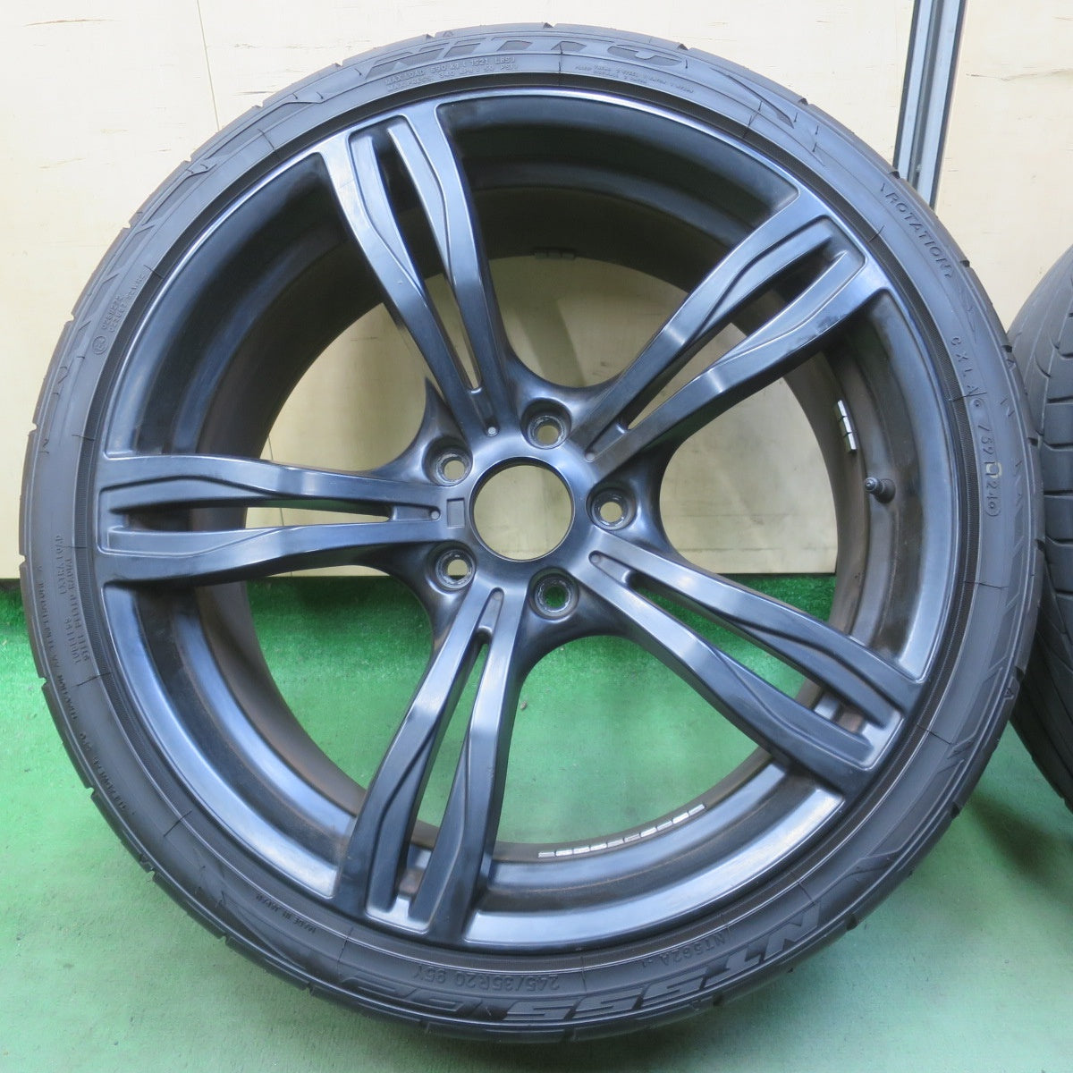 4本価格！24年★BMW 等 245/35R20 ニットー NT555 G2 社外 アルミ 20インチ PCD120/5H★6051401イノ