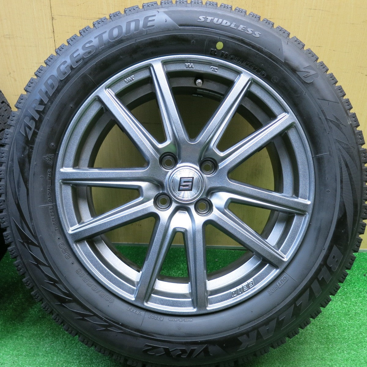 バリ溝！23年！キレイ！9.5分以上★スタッドレス 195/65R16 ブリヂストン ブリザック VRX2 SEIN ザイン 16インチ PCD100/4H★5112016HAス
