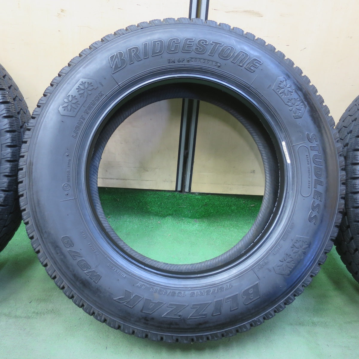 バリ溝！8.5分！6本★トラック タイヤ 175/75R15 103/101L スタッドレス ブリヂストン ブリザック W979 15インチ★6052511イスタ