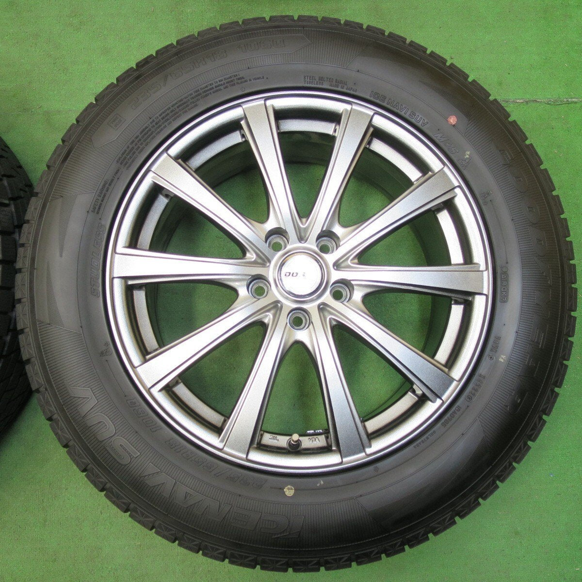 バリ溝！22年！キレイ！ほぼ10分★スタッドレス 235/65R18 グッドイヤー アイスナビ SUV D.O.S. DOS PCD114.3/5H★4112501イス