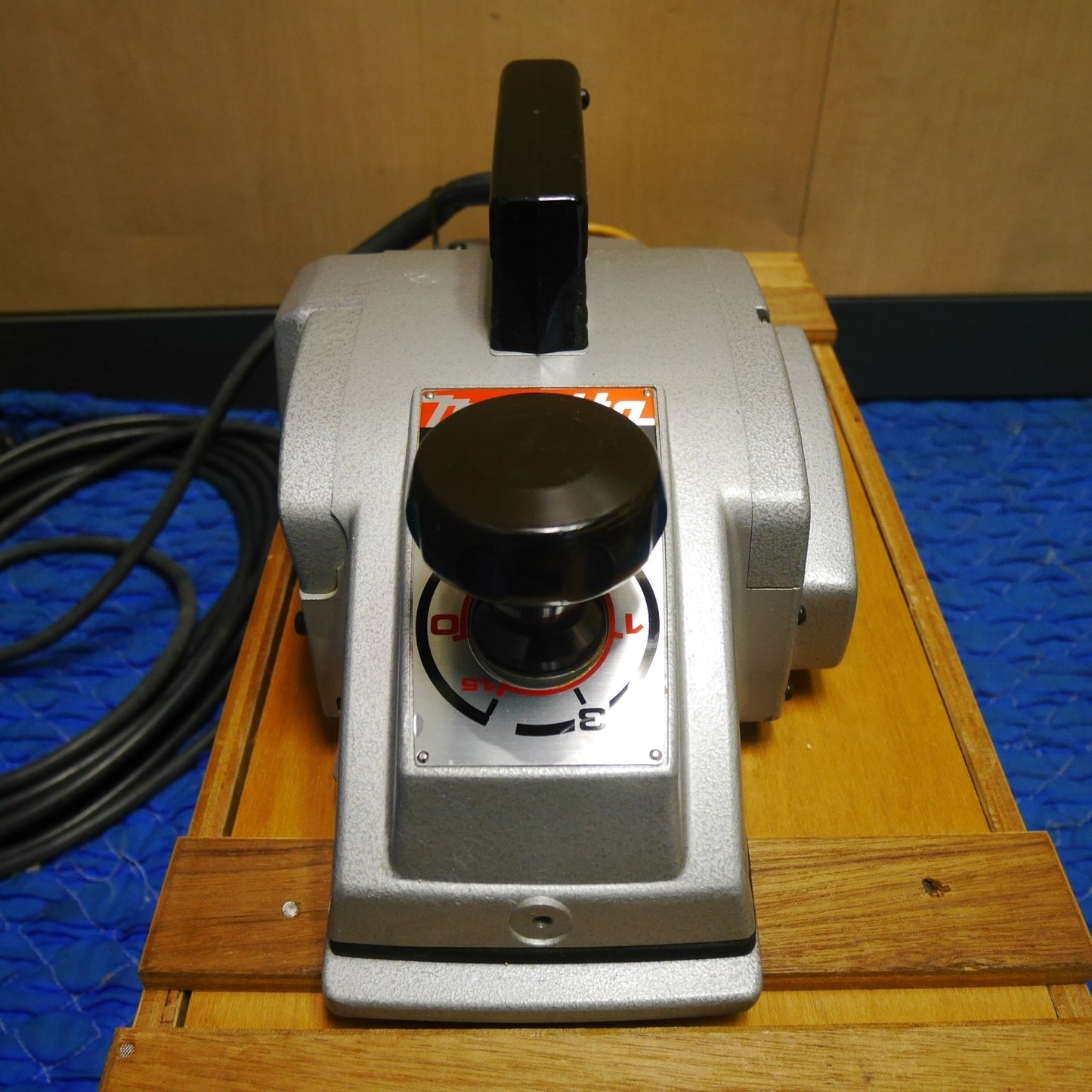 [送料無料] キレイ☆マキタ 2スピード カンナ 1804N 電動 工具 電気 かんな 鉋 100V 切削 幅 136mm コード式 makita☆