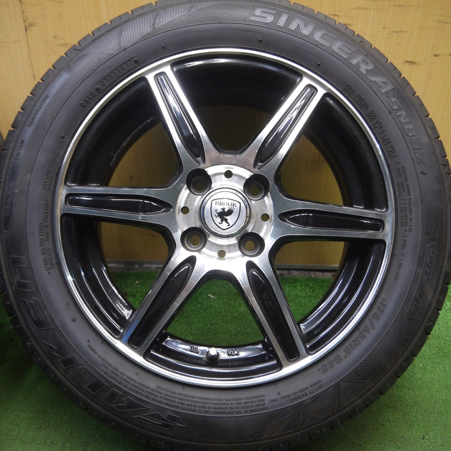 *送料無料* バリ溝！8.5分★175/65R15 ファルケン シンセラ SN832 BROOK ブルック 15インチ PCD100/4H★4040520Hノ