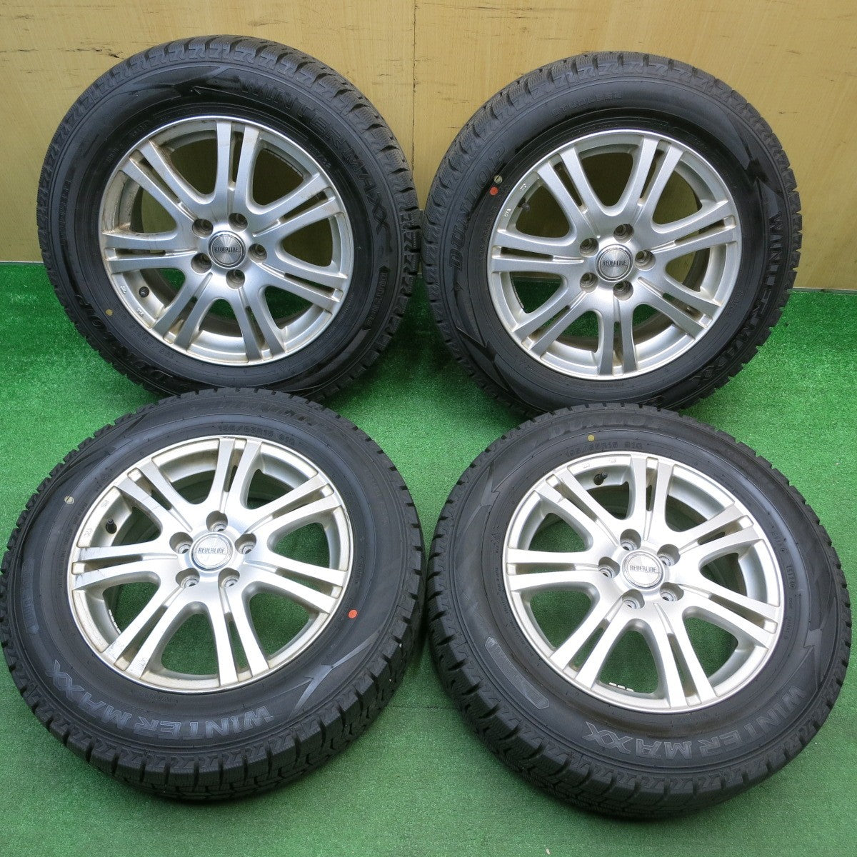 バリ溝！24年！9.5分★プリウス 等 195/65R15 スタッドレス ダンロップ ウインターマックス WM02 REVERLINE リバーライン 15インチ PCD100/5H★5120603HAス
