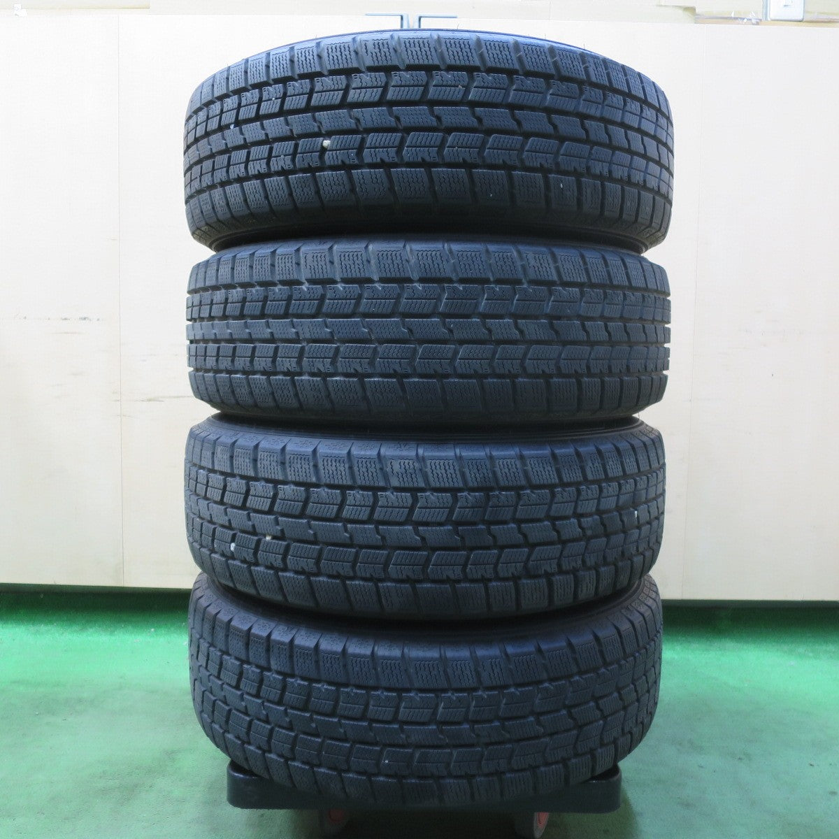 バリ溝！キレイ！9分★スタッドレス 185/65R15 グッドイヤー アイスナビ7 AZANE E-10 アザーネ 15インチ PCD114.3/5H★5062204イス