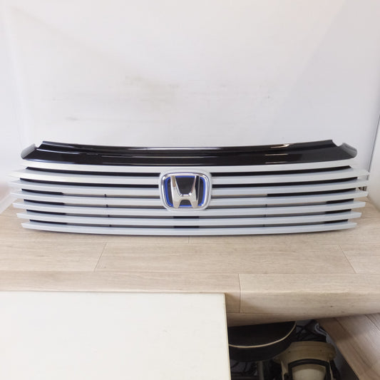 [送料無料] 岐阜発 新車外し★ホンダ HONDA RV ヴェゼル 後期 ハイブリッド フロントグリル 08F21-3N0-000D プレミアムサンライトパール NH902P カメラ無し用★