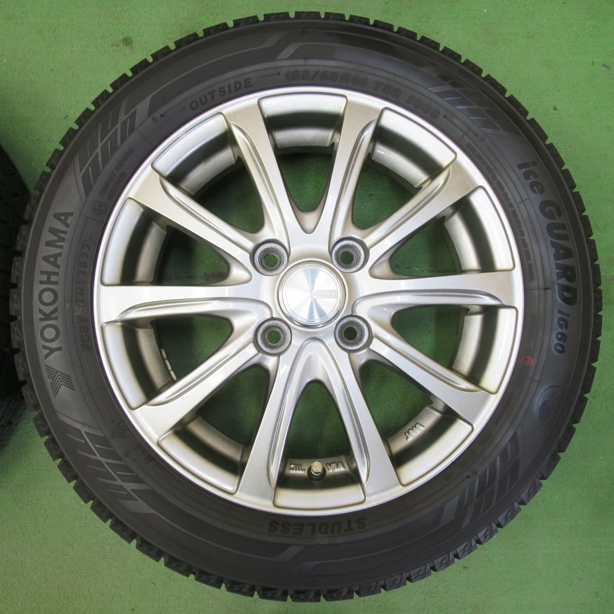 バリ溝！22年！キレイ！9.5分★スタッドレス 155/65R14 ヨコハマ アイスガード iG60 WEZEN 14インチ PCD100/4H★5051903イス
