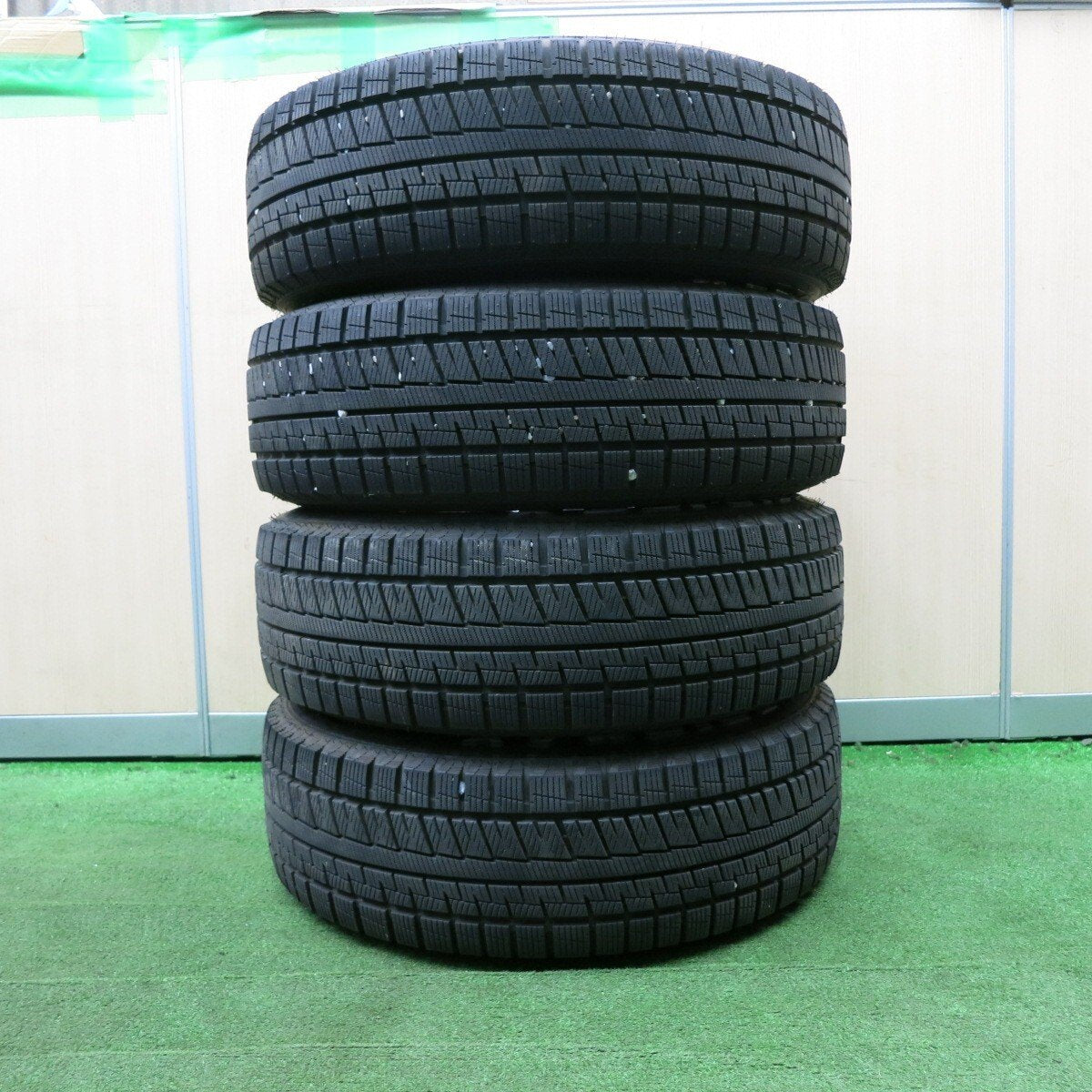 バリ溝 21年 綺麗 約10分★スタッドレス 195/65R16 グリップマックスGRIPICEX ホワイトレター STRANGER PCD100/4H★4051001NJス