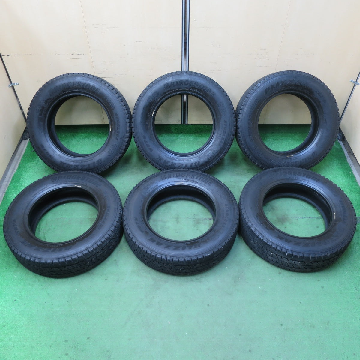 [送料無料] 6本価格★トラック タイヤ 205/70R16 111/109L スタッドレス ブリヂストン ブリザック W979 16インチ★5022412イスタ